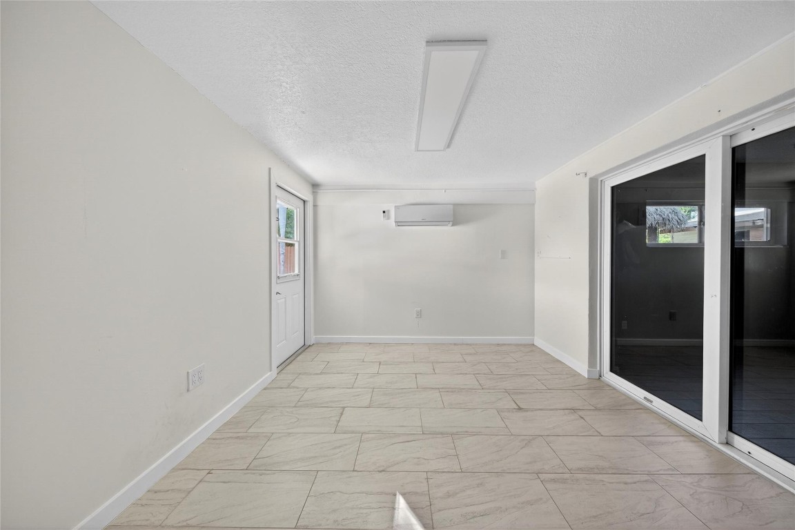 PALM-AIRE VILLAGE SECTION - Residential