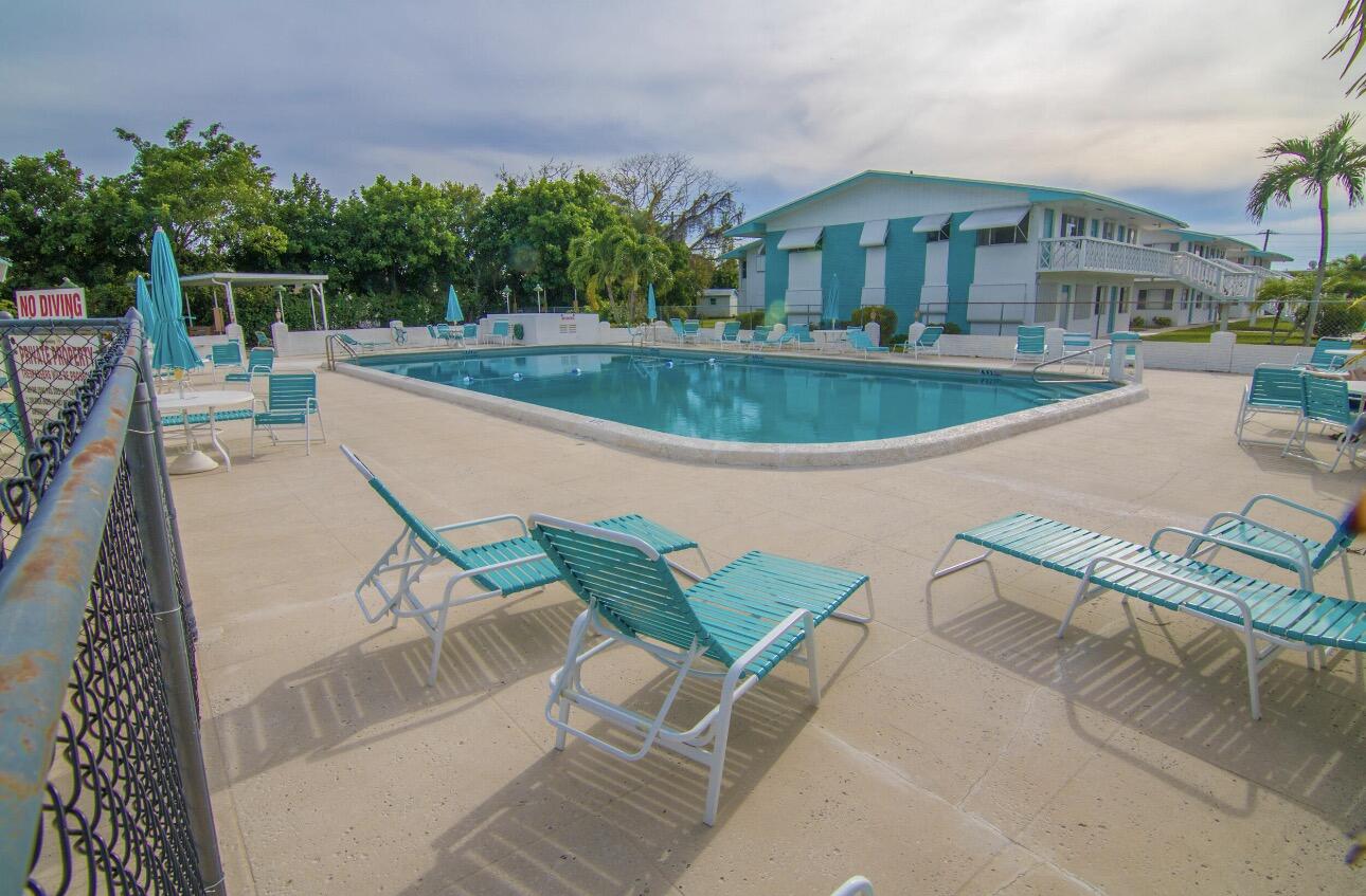 LAKESIDE POINT APT 1 CONDO - Residential