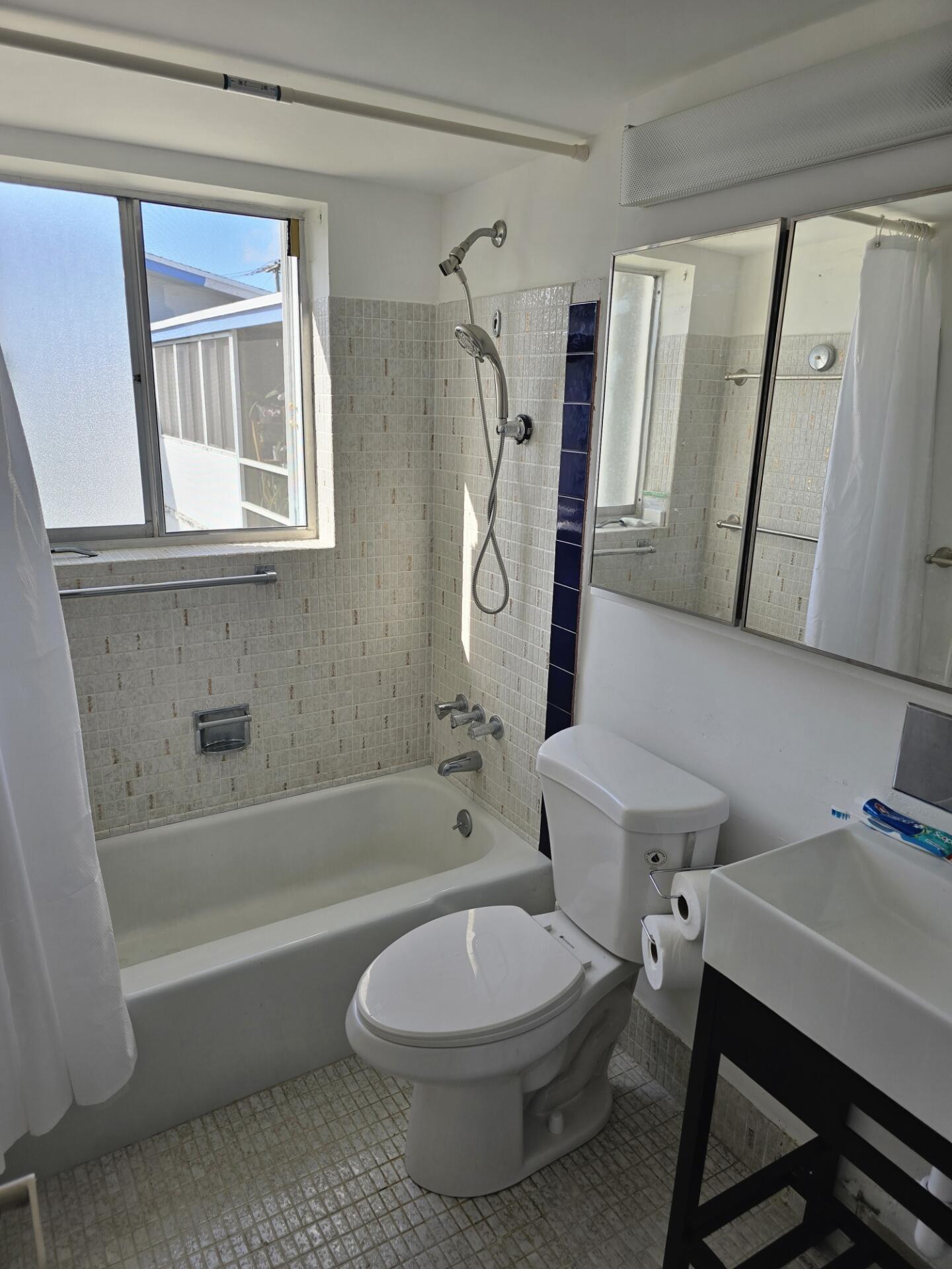 LAKESIDE POINT APT 1 CONDO - Residential