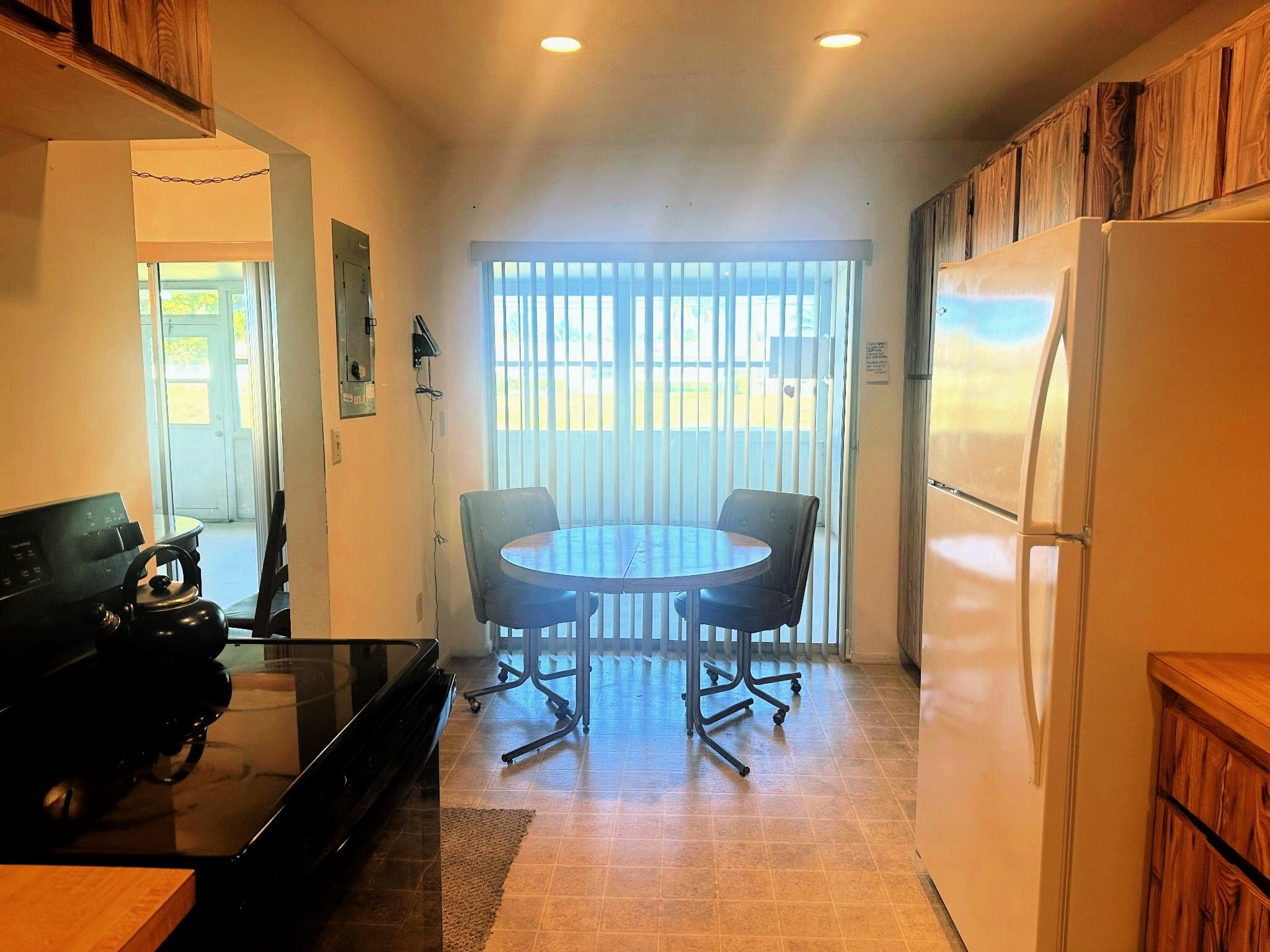 2886 Fernley Drive E 85