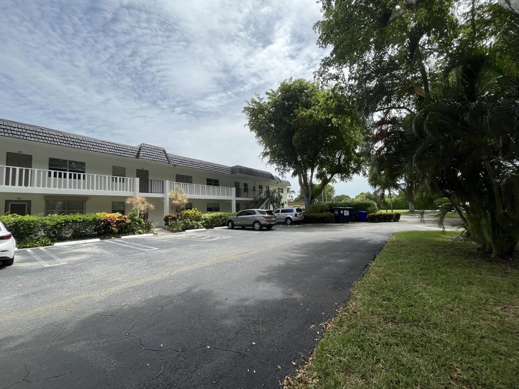 Photo of 23 Abbey Lane #208, Delray Beach, FL 33446 (MLS # B26033991)
