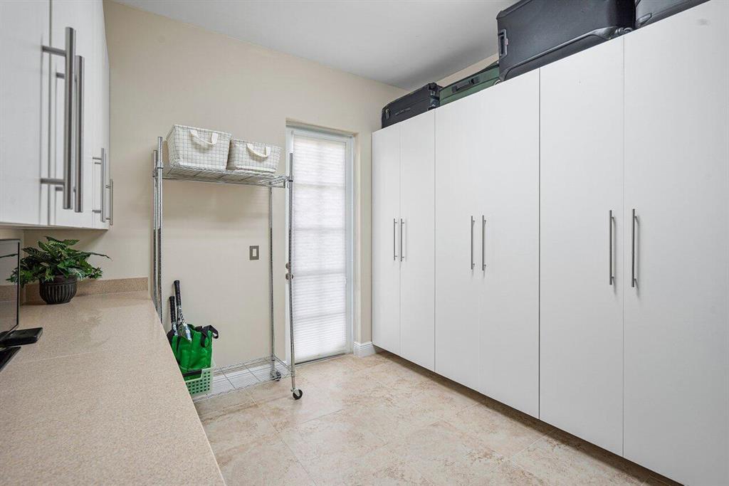 HARBOUR ISLES - Residential