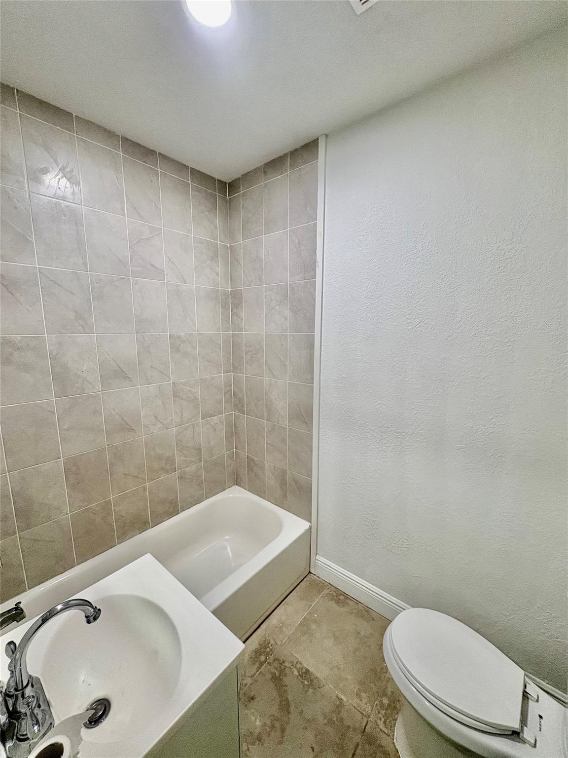 Melrose Park Sec 3 29-28 - Residential