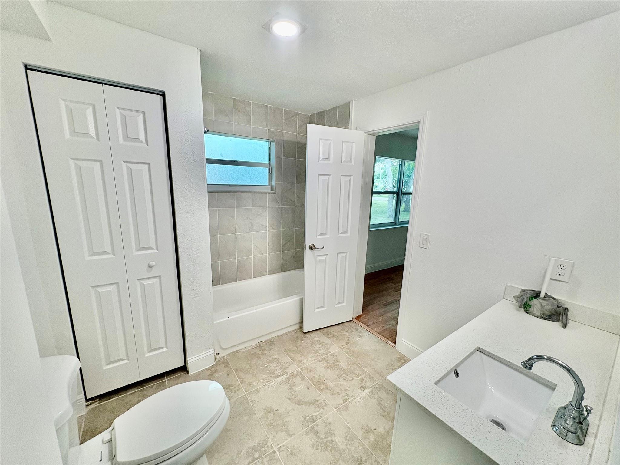 Melrose Park Sec 3 29-28 - Residential