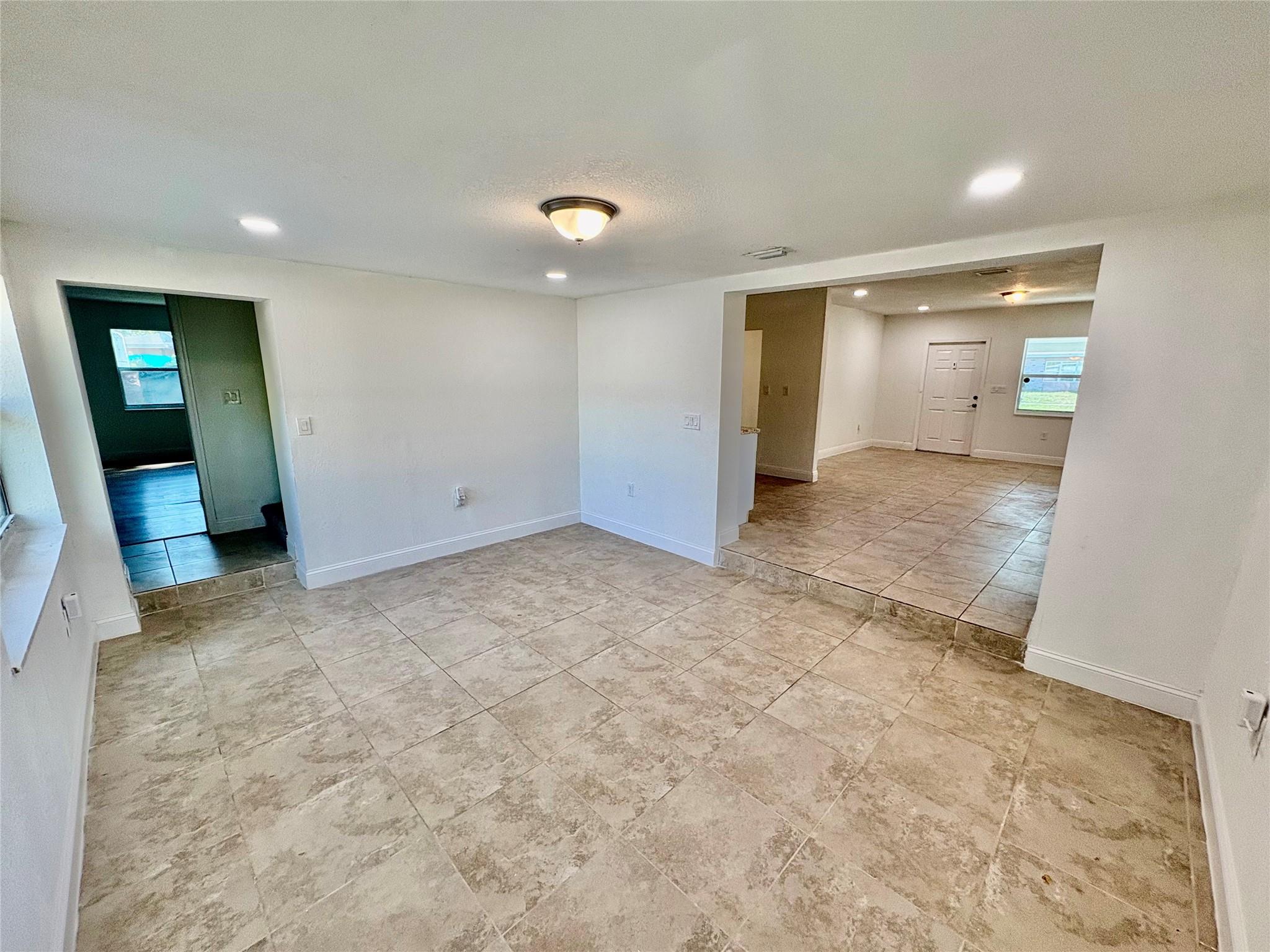 Melrose Park Sec 3 29-28 - Residential