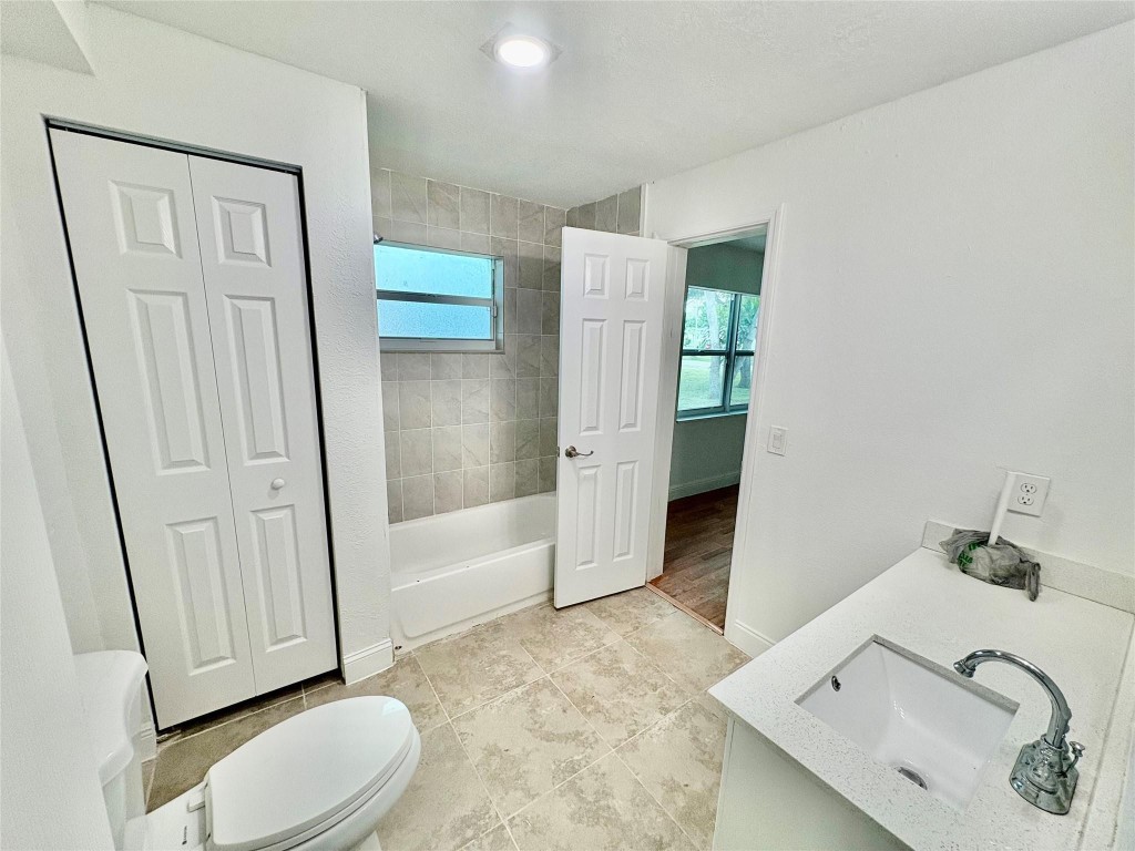 Melrose Park Sec 3 29-28 - Residential