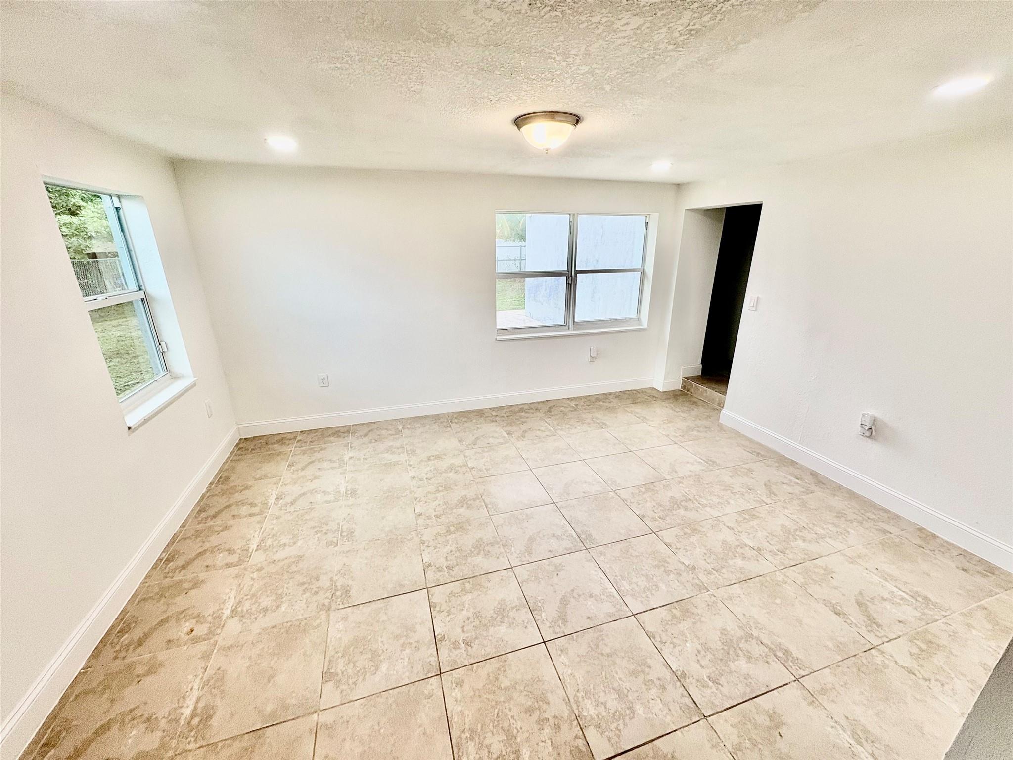 Melrose Park Sec 3 29-28 - Residential