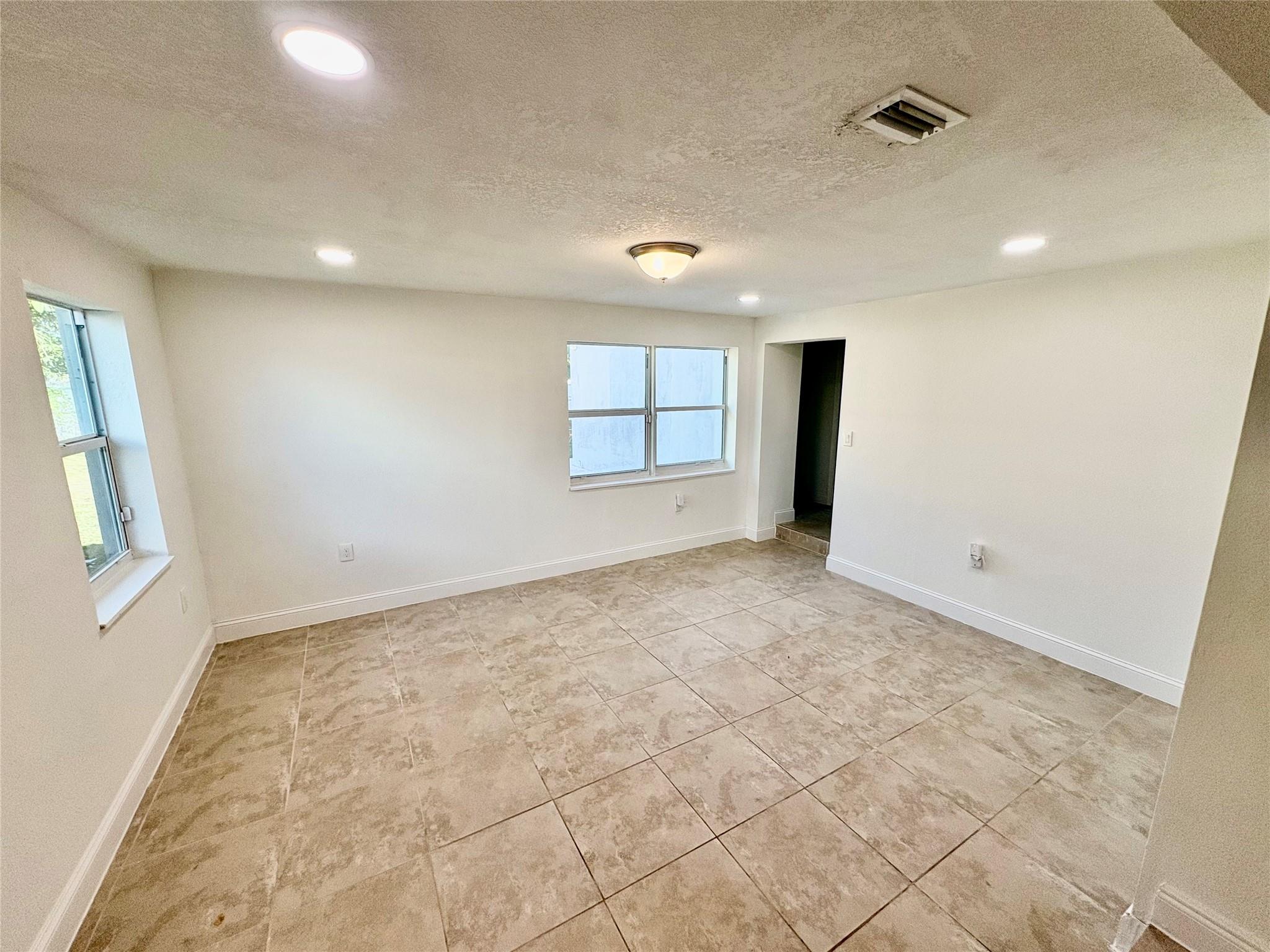 Melrose Park Sec 3 29-28 - Residential