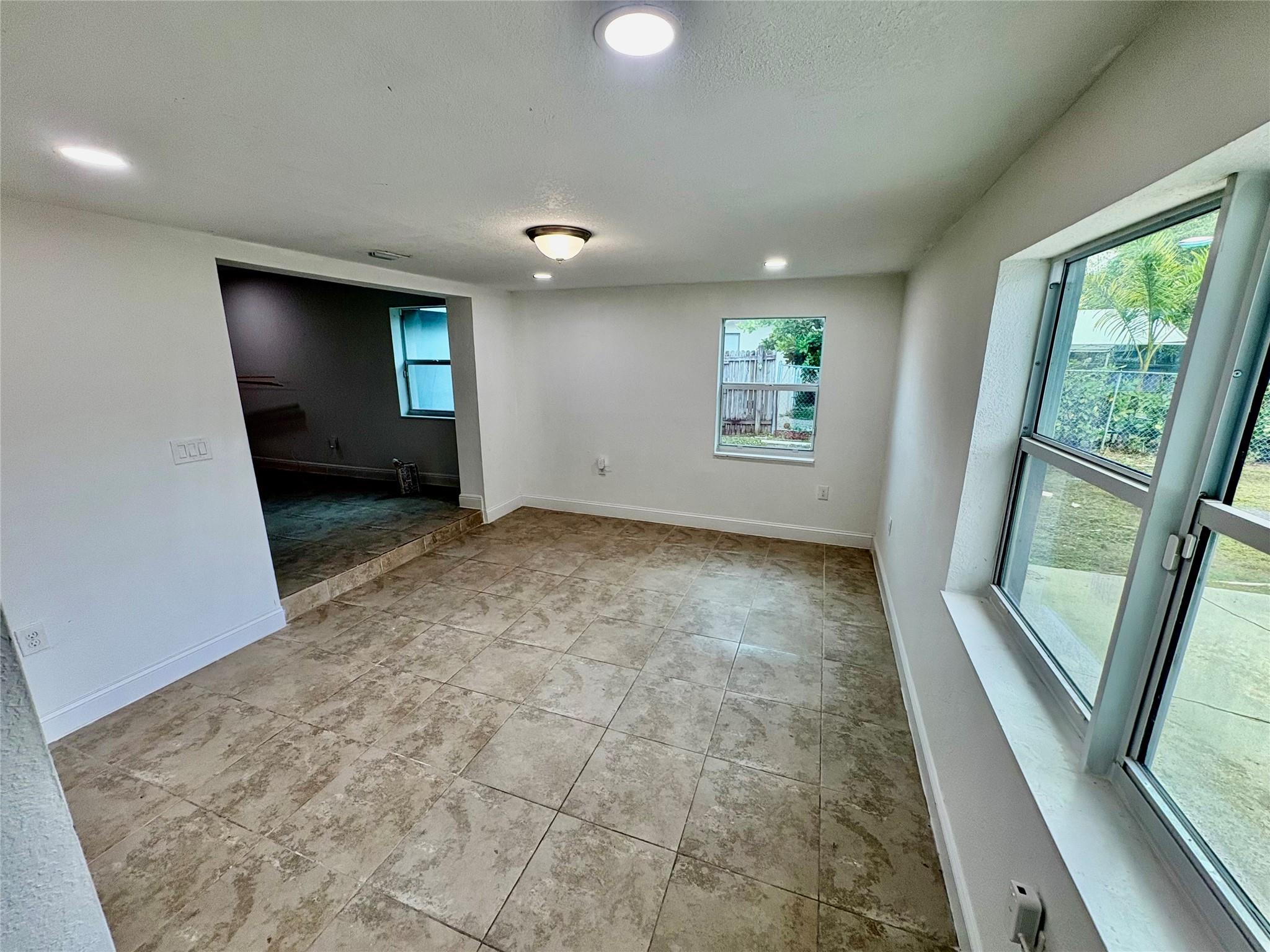 Melrose Park Sec 3 29-28 - Residential