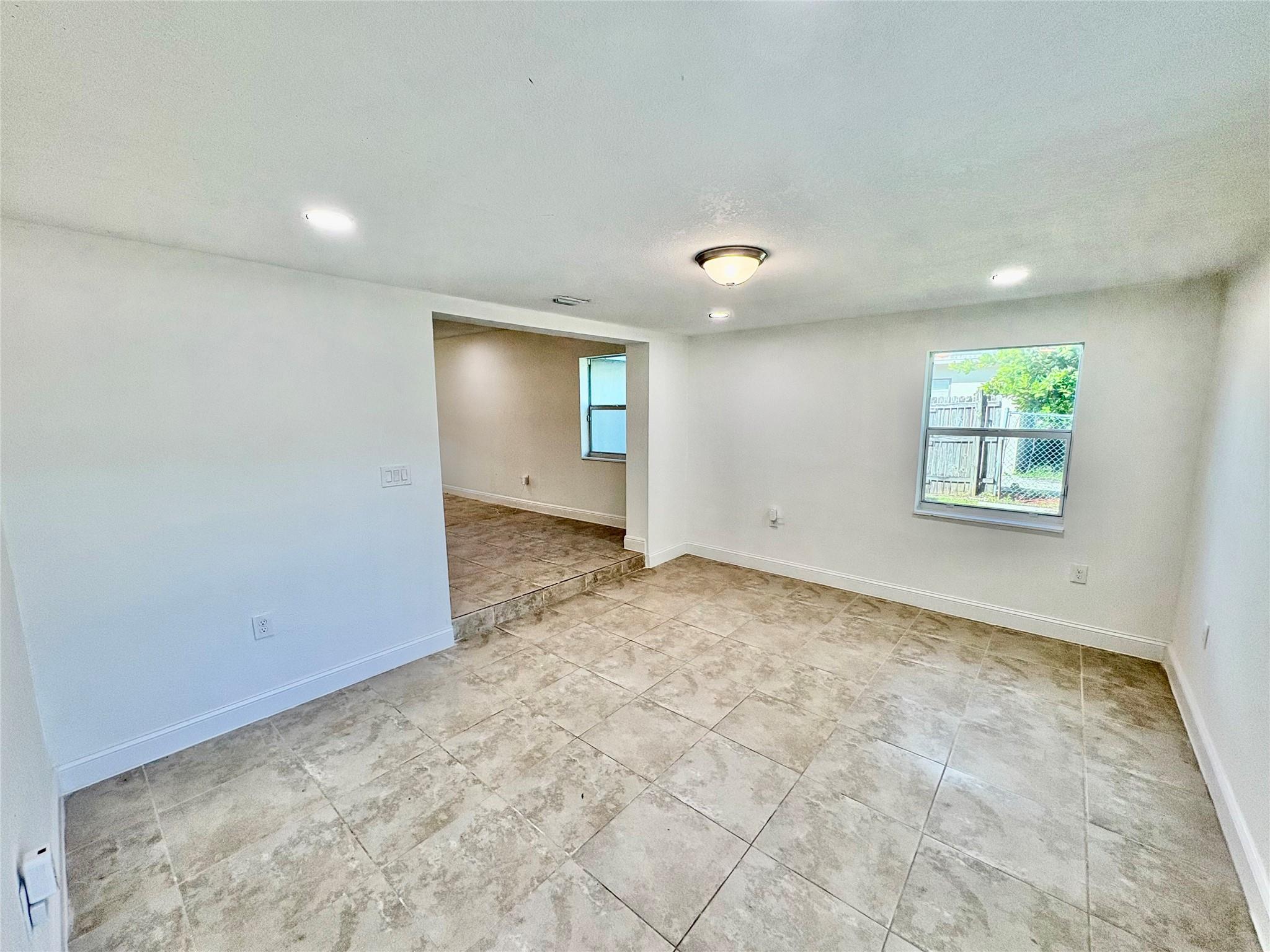 Melrose Park Sec 3 29-28 - Residential