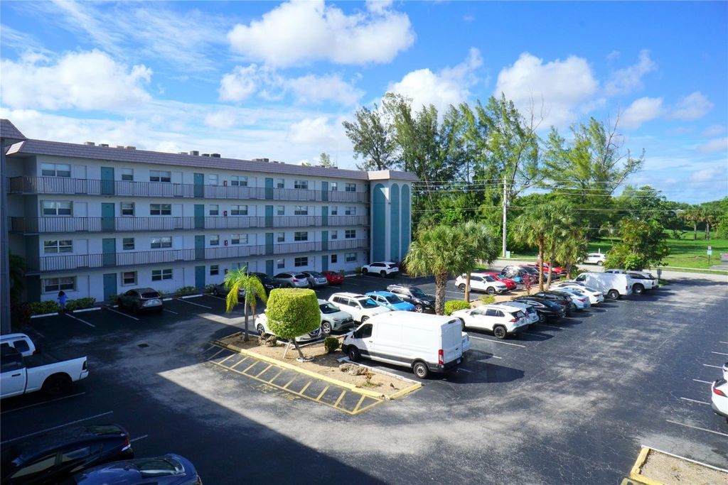 Photo of 4311 Crystal Lake Drive #321, Deerfield Beach, FL 33064 (MLS # F10498390)