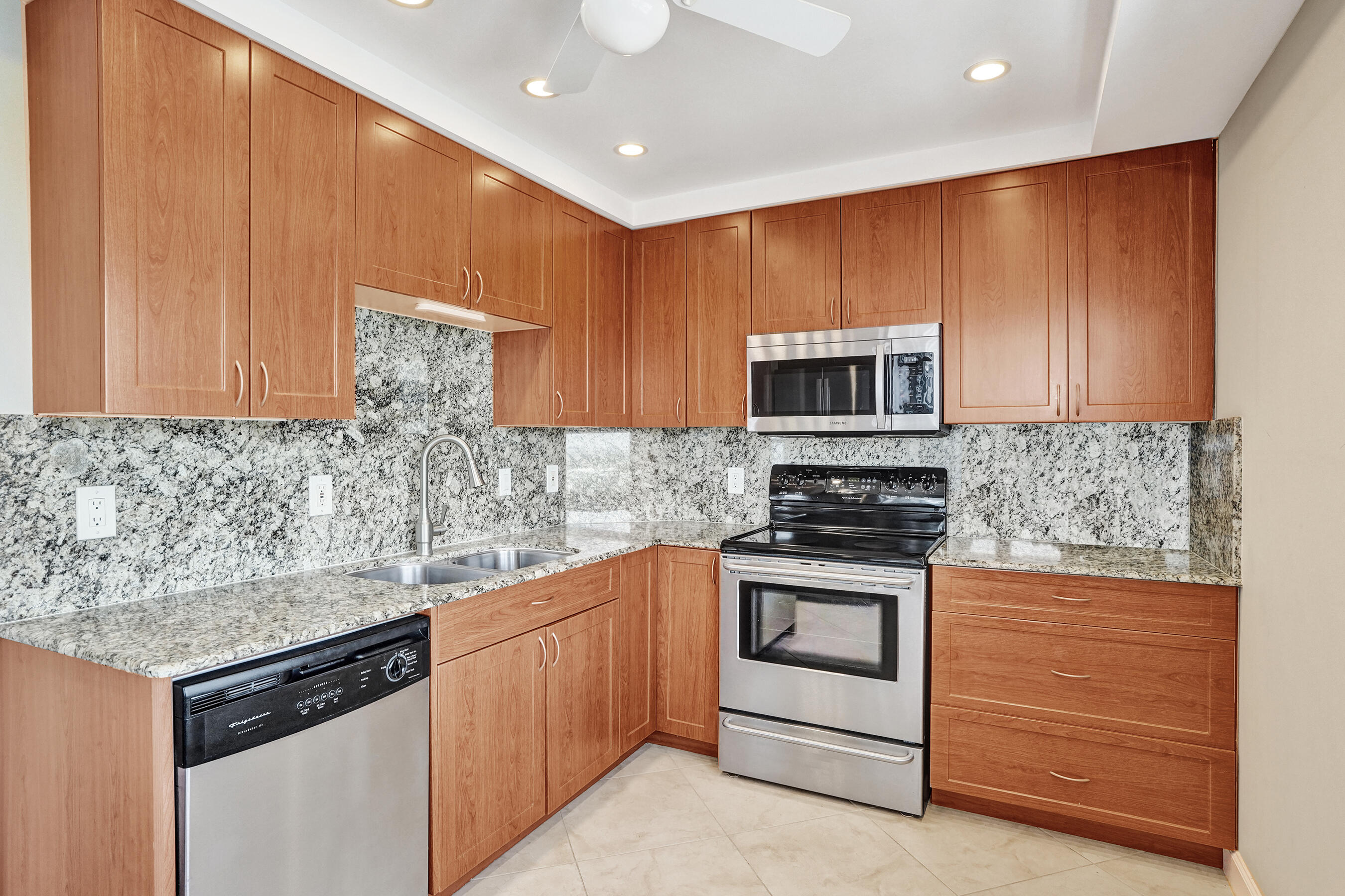 PARLIAMENT HOUSE CONDO - Residential