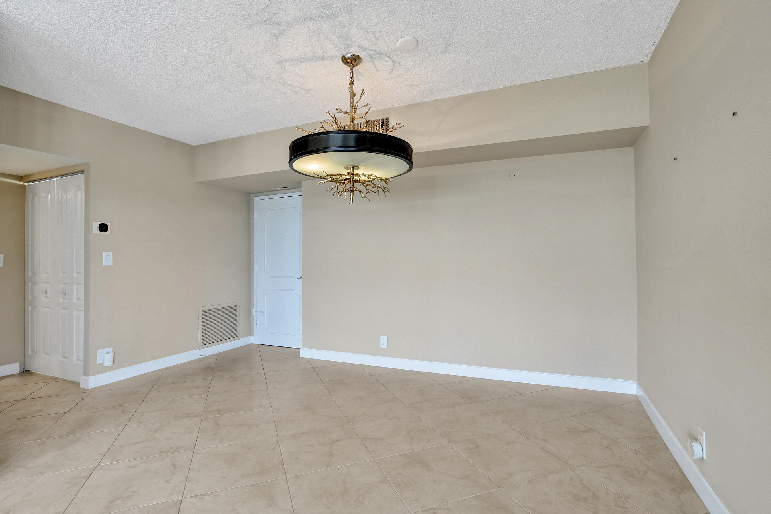 PARLIAMENT HOUSE CONDO - Residential