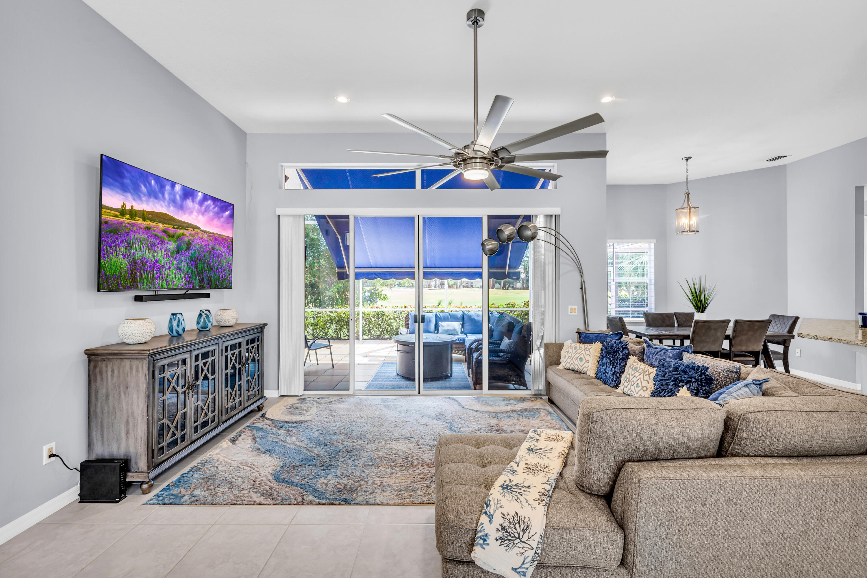 COUNTRY CLUB POINTE - Residential