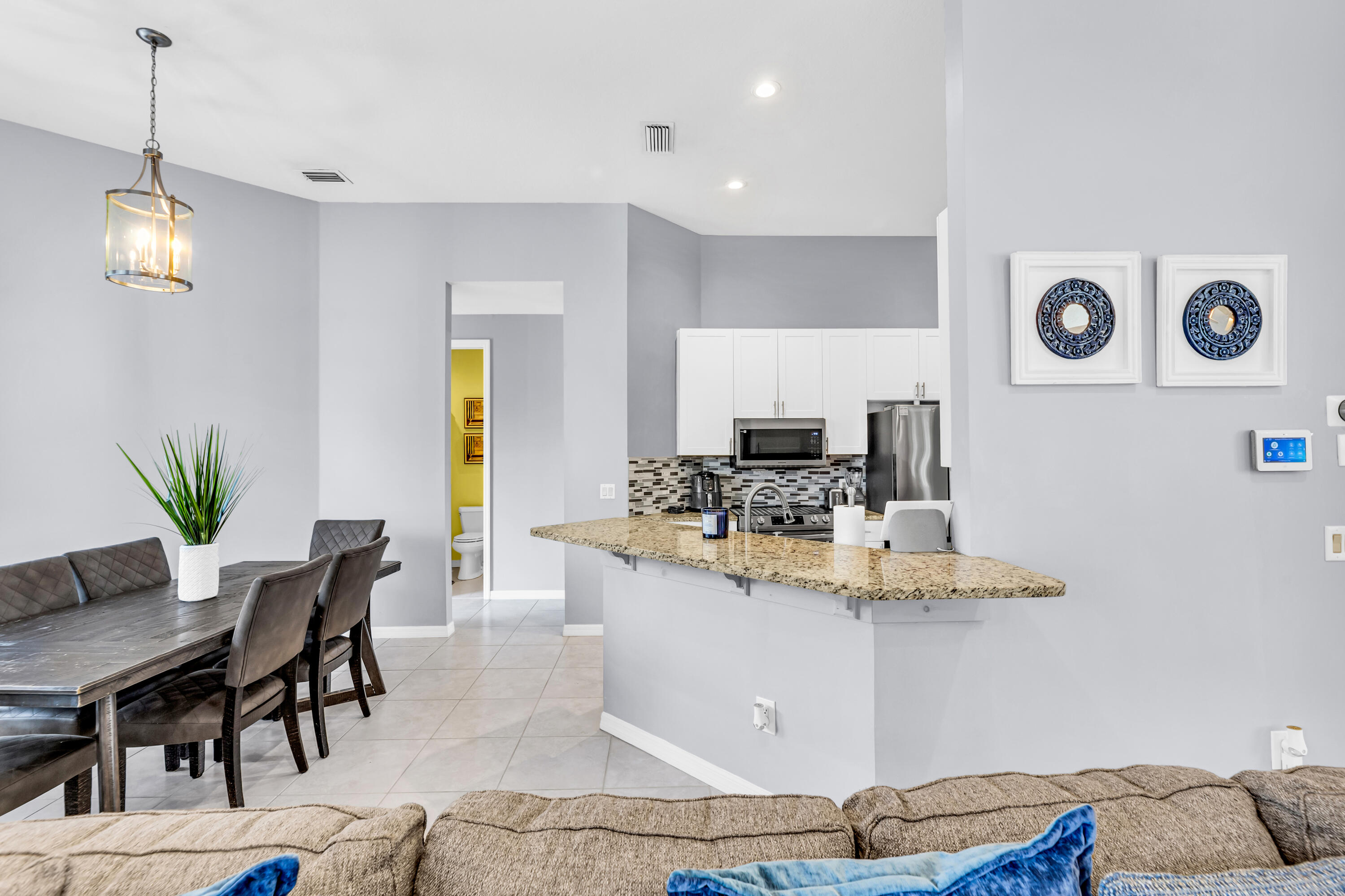 COUNTRY CLUB POINTE - Residential