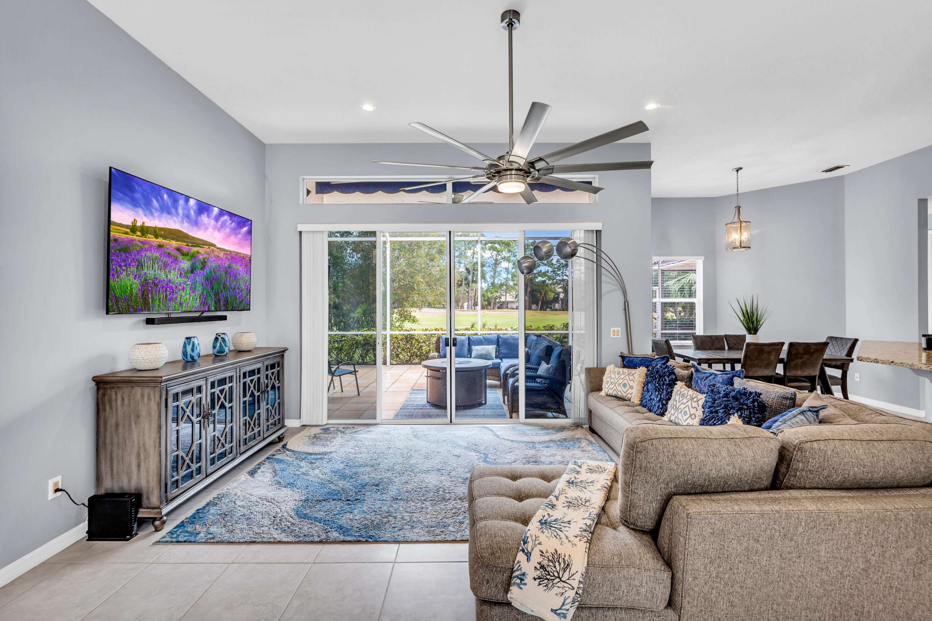 COUNTRY CLUB POINTE - Residential