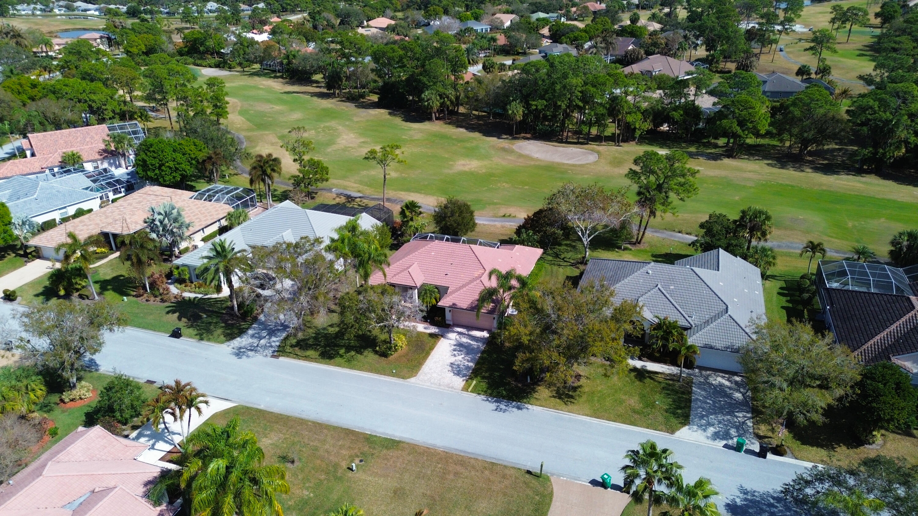 COUNTRY CLUB POINTE - Residential