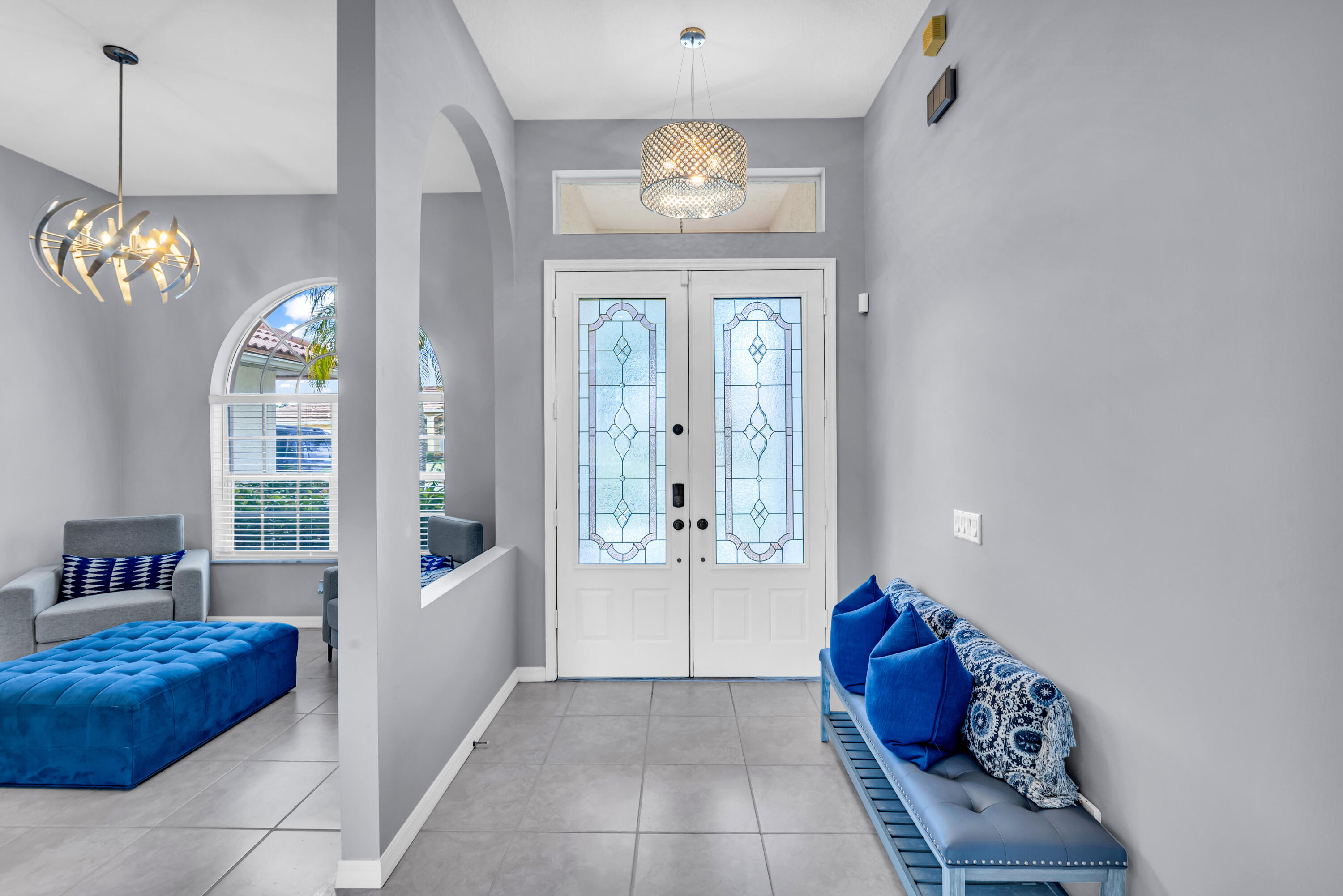 COUNTRY CLUB POINTE - Residential