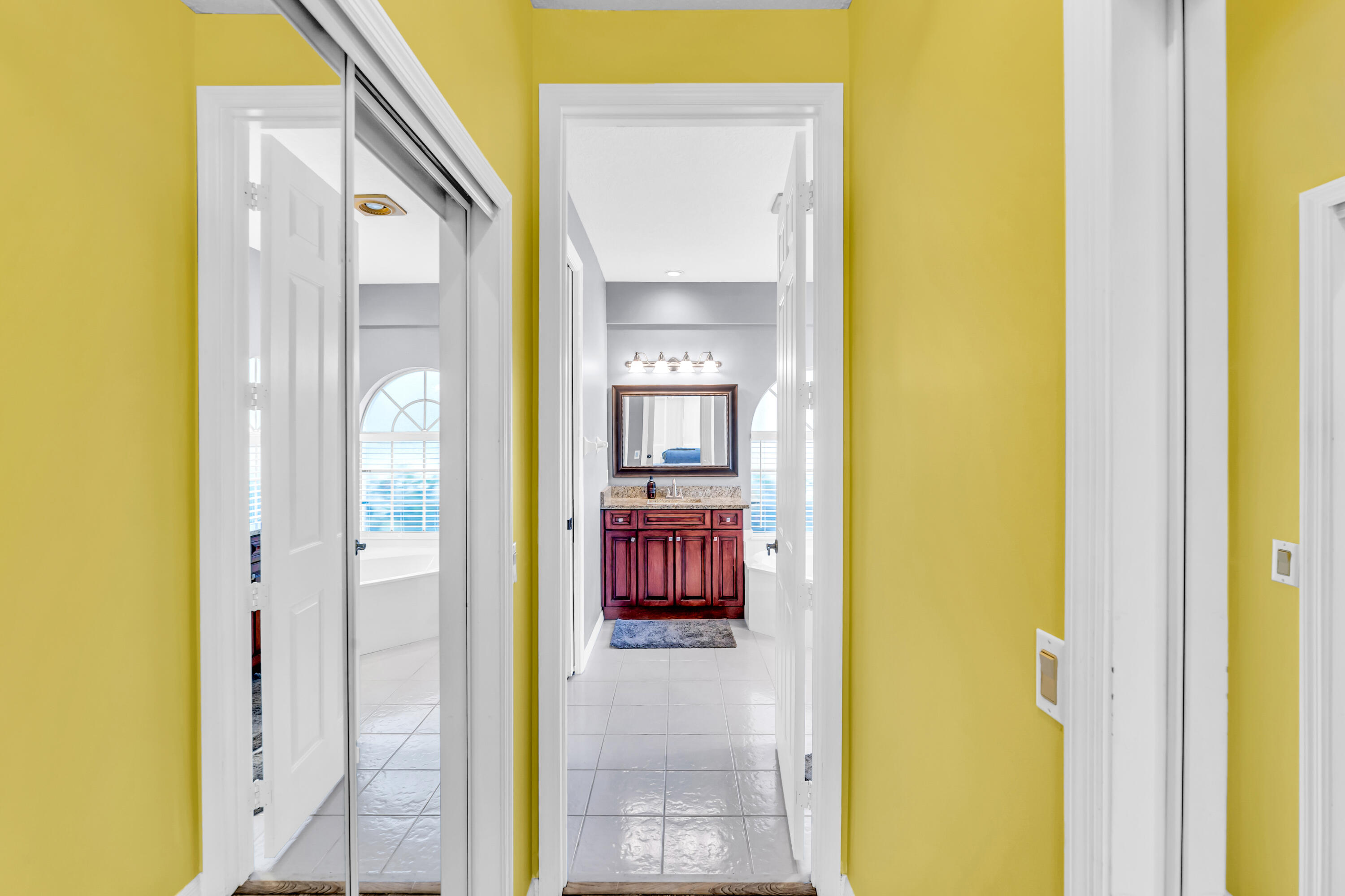 COUNTRY CLUB POINTE - Residential