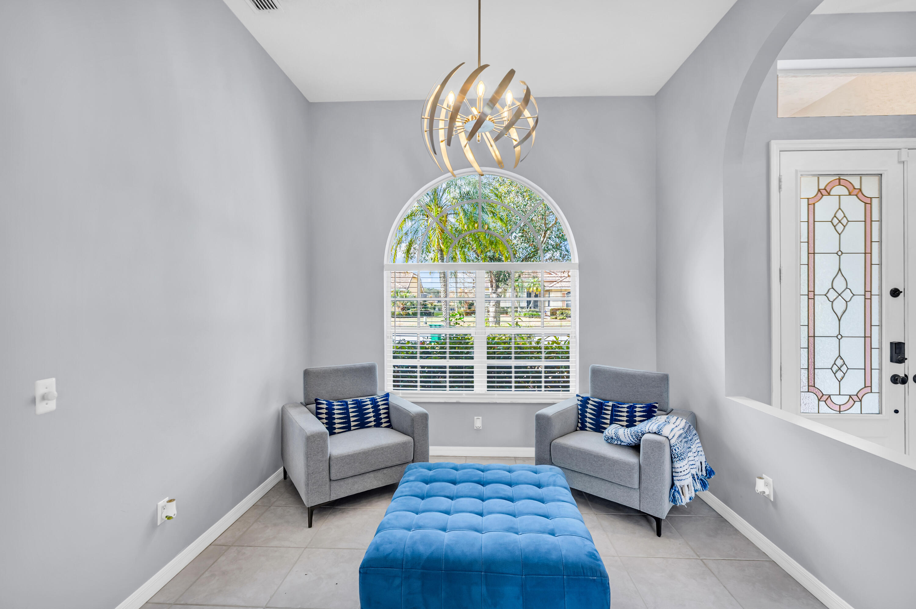 COUNTRY CLUB POINTE - Residential