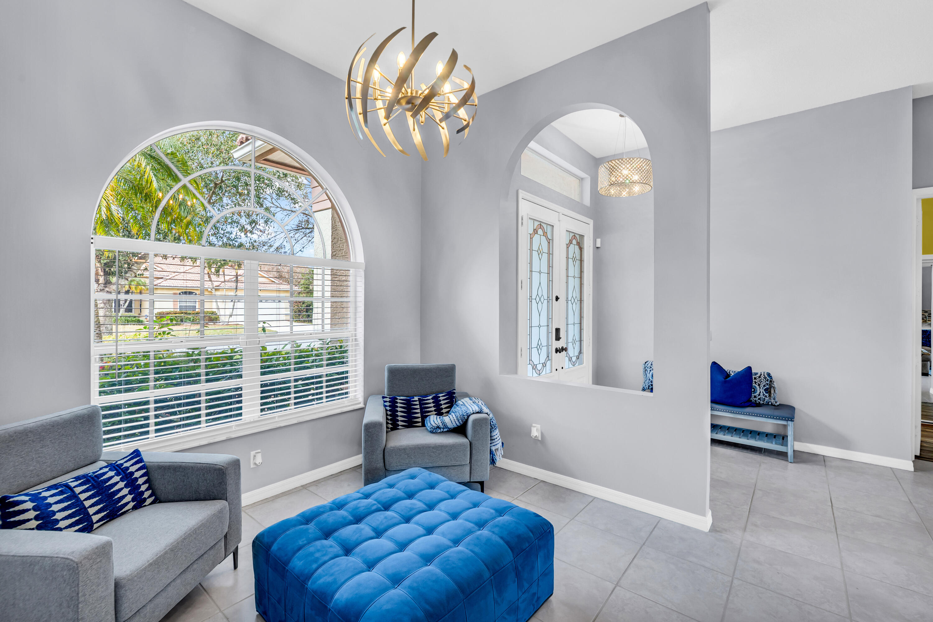 COUNTRY CLUB POINTE - Residential