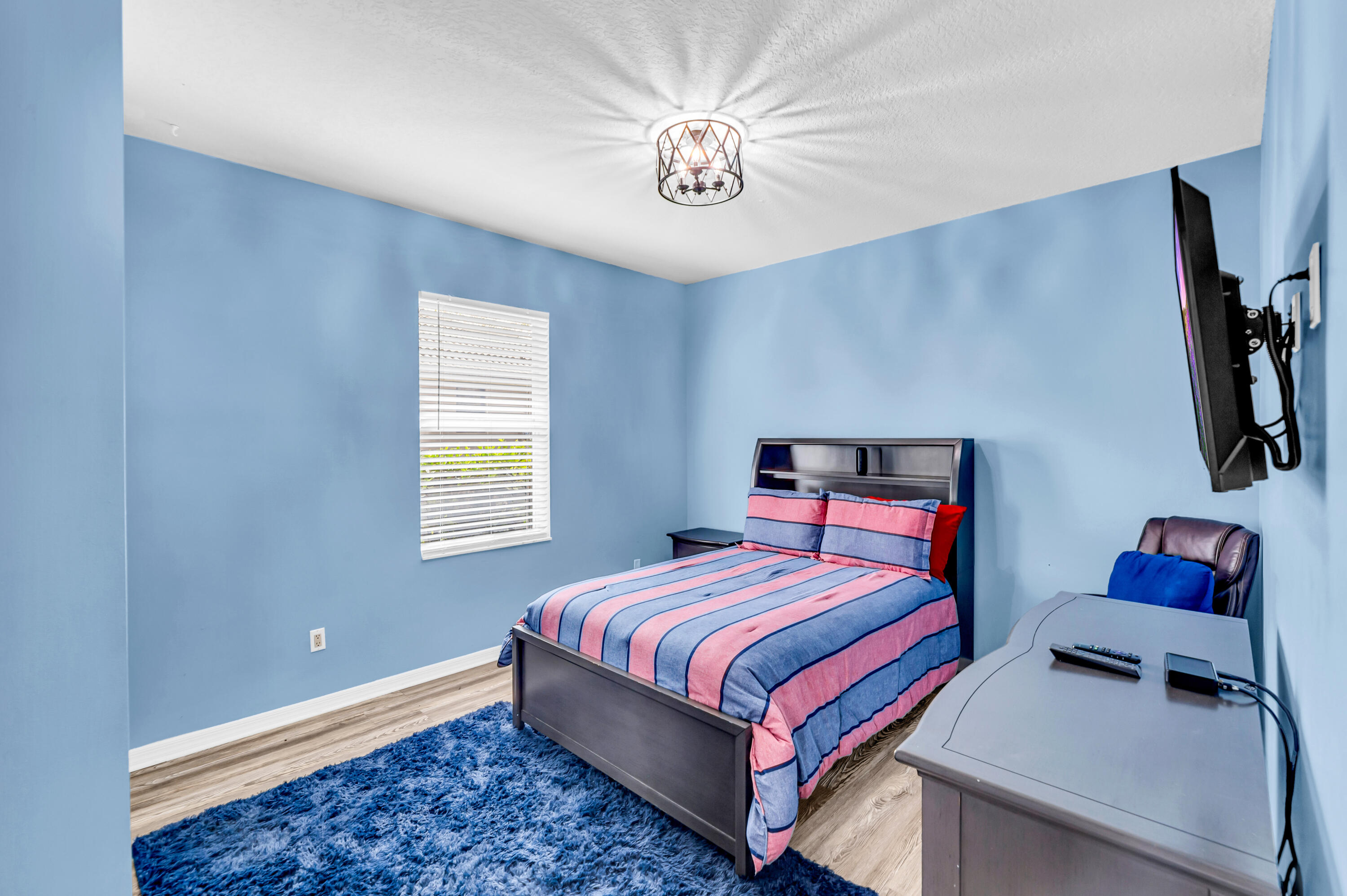 COUNTRY CLUB POINTE - Residential