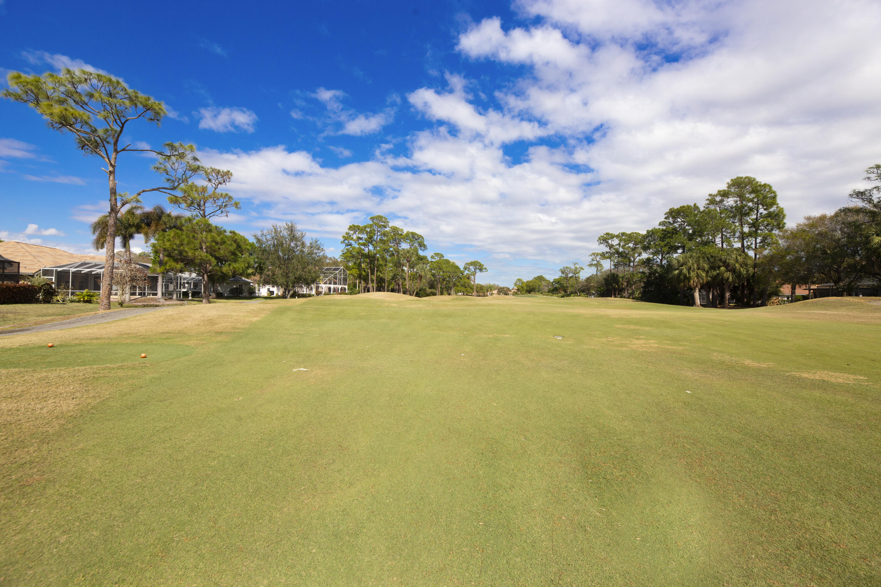 COUNTRY CLUB POINTE - Residential