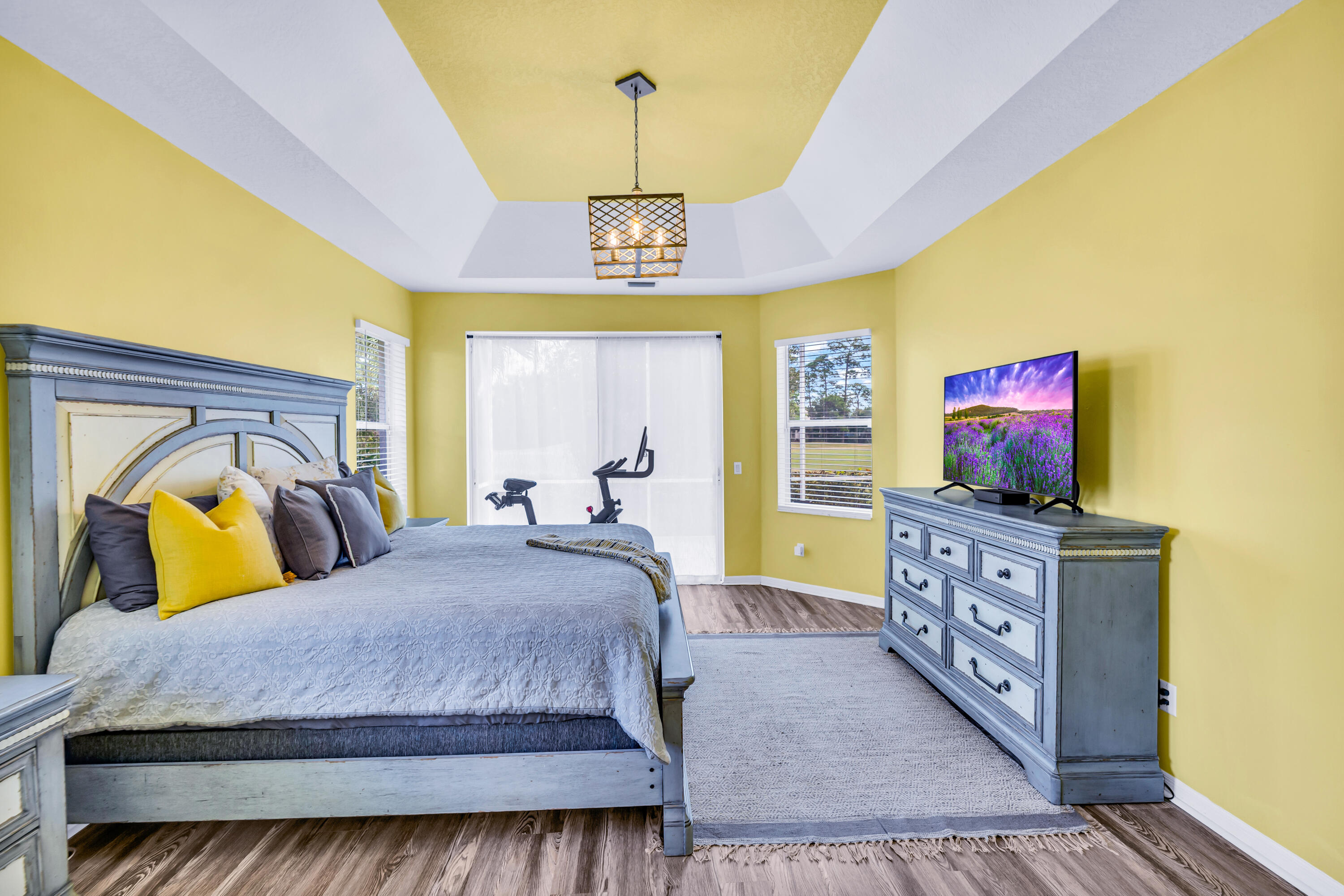 COUNTRY CLUB POINTE - Residential