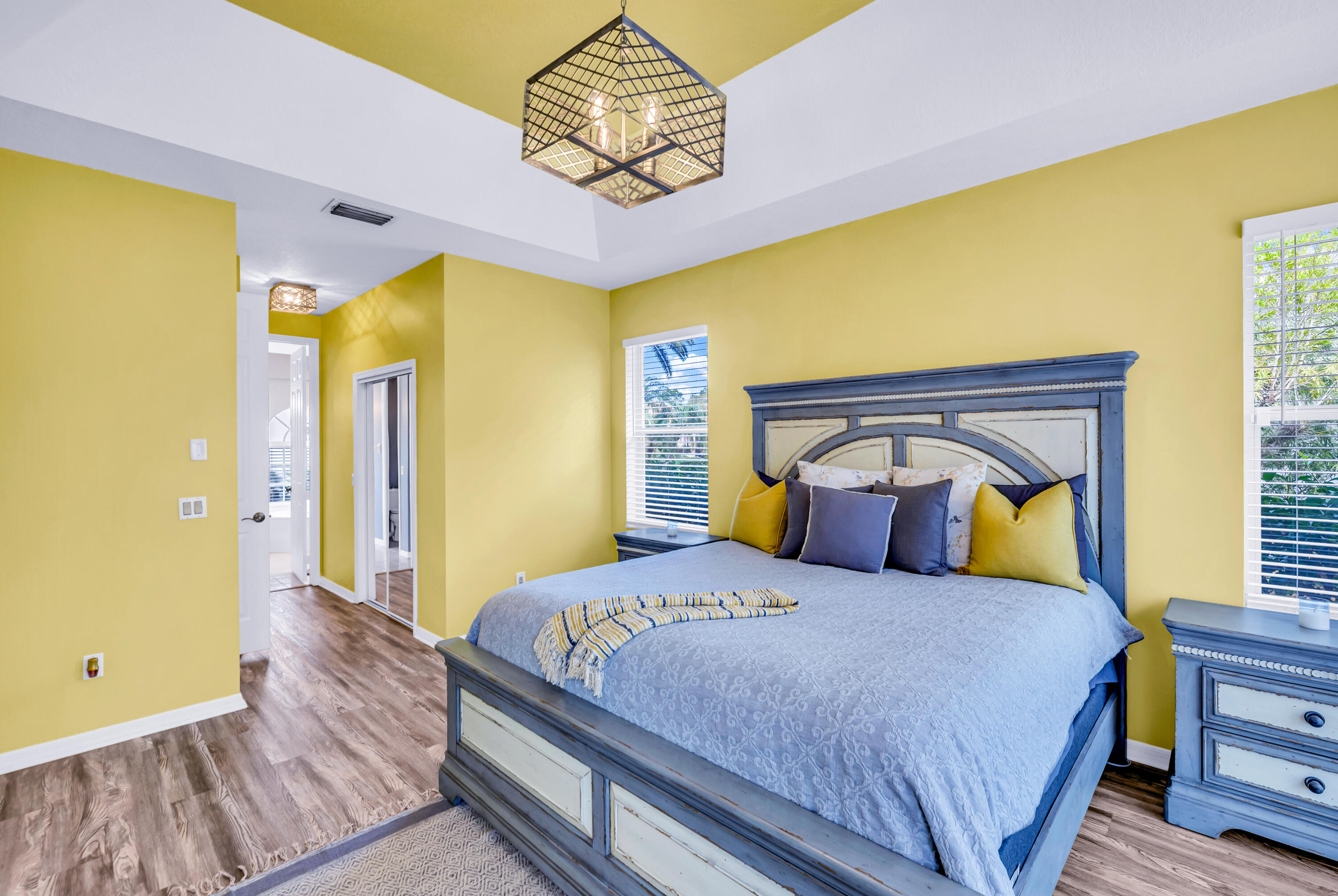 COUNTRY CLUB POINTE - Residential