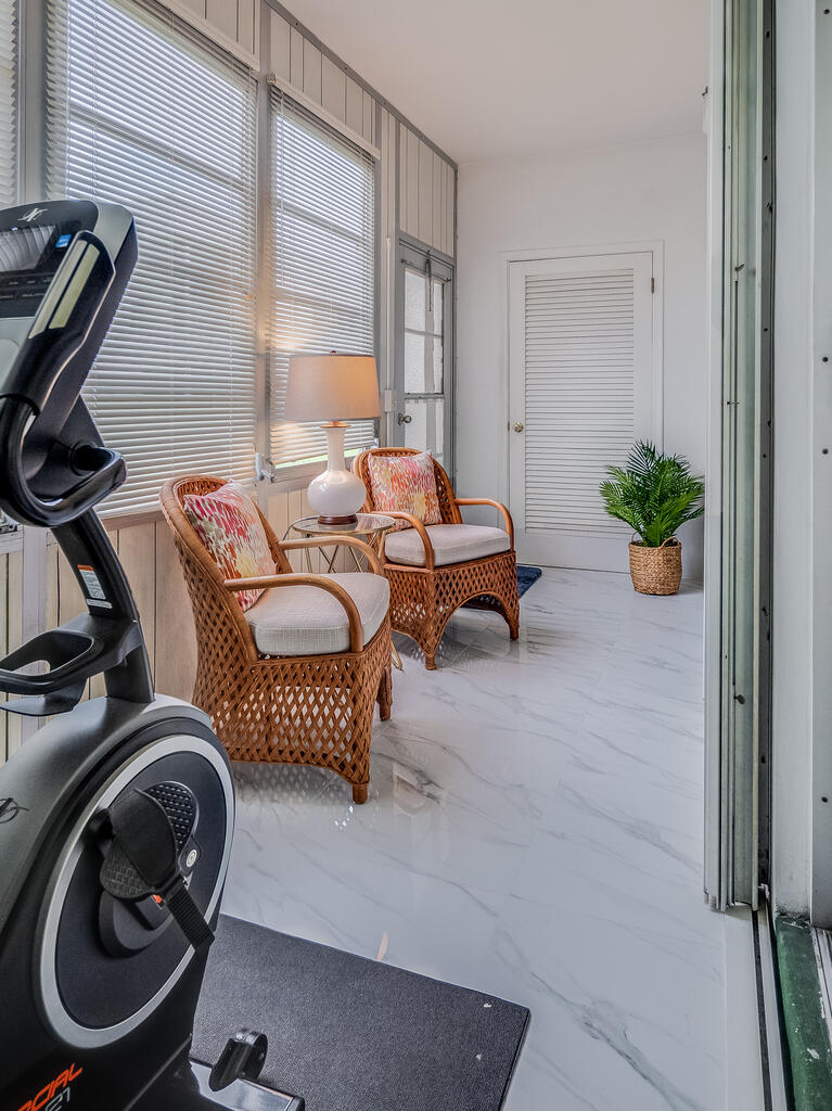 MURRY HILLS APT BLDG CONDO - Residential