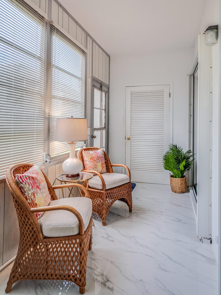 MURRY HILLS APT BLDG CONDO - Residential