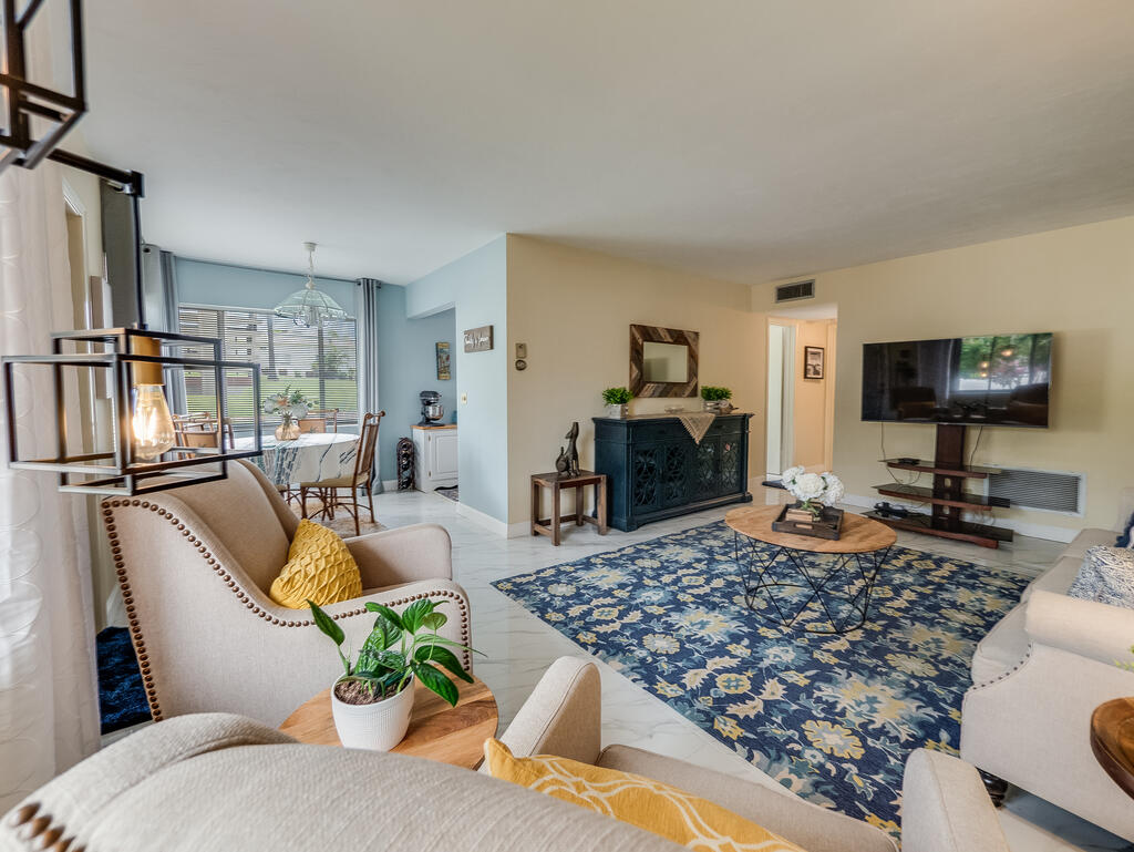 MURRY HILLS APT BLDG CONDO - Residential