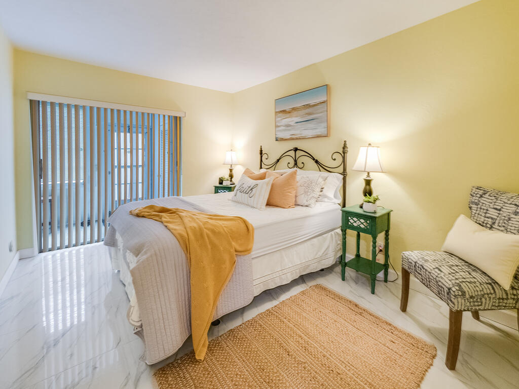 MURRY HILLS APT BLDG CONDO - Residential