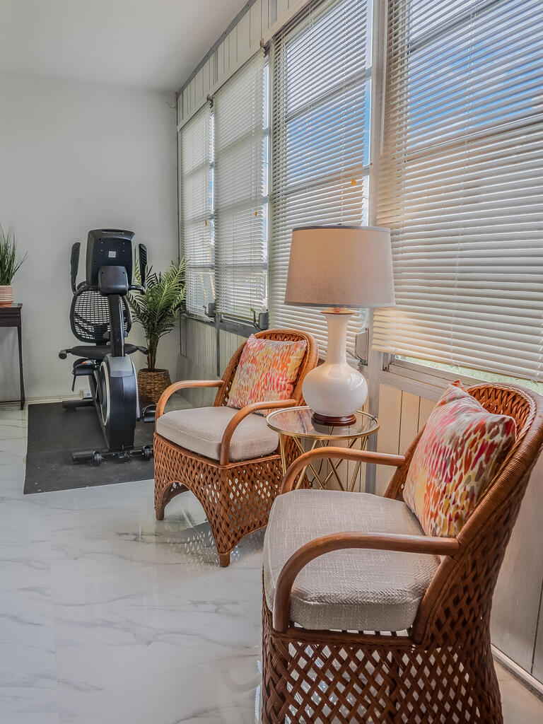 MURRY HILLS APT BLDG CONDO - Residential