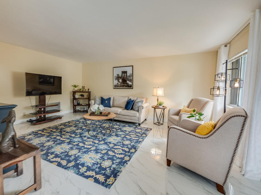 MURRY HILLS APT BLDG CONDO - Residential