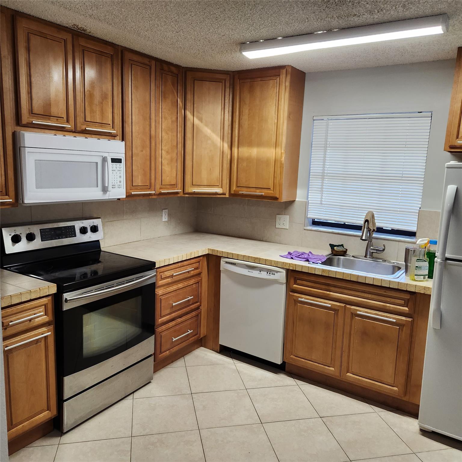 3634 NW 95th Ter 3634