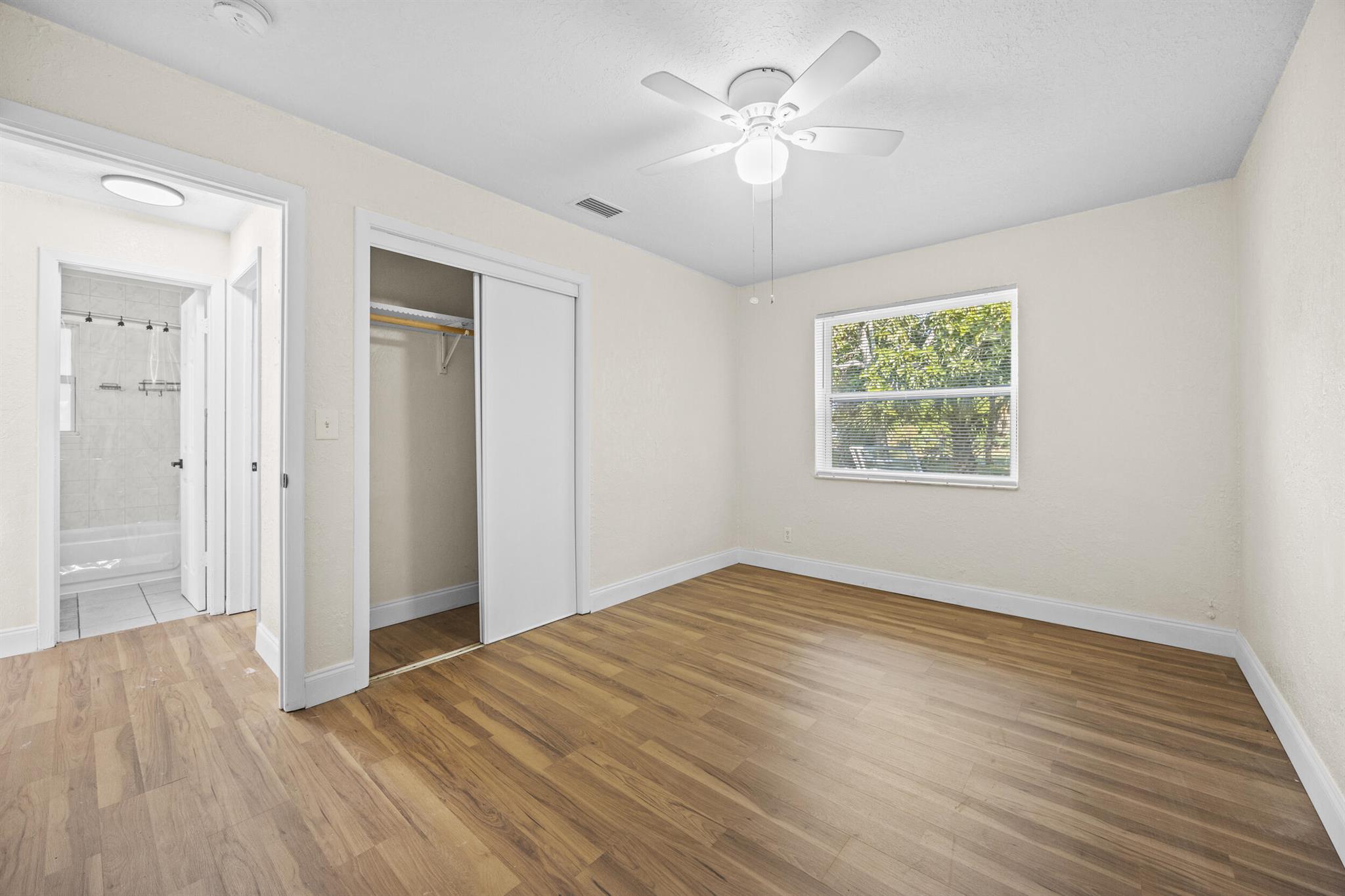 BELLEHAVEN UNIT B IN - Residential