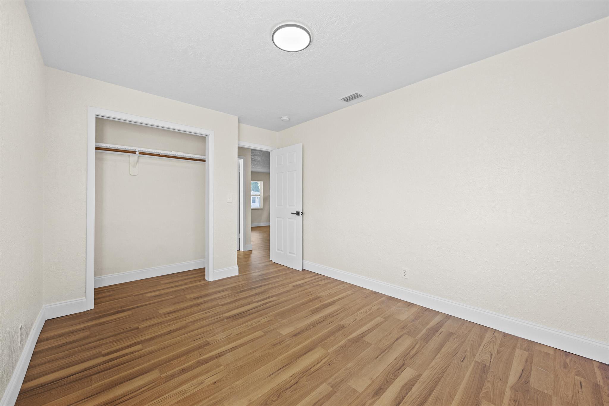 BELLEHAVEN UNIT B IN - Residential