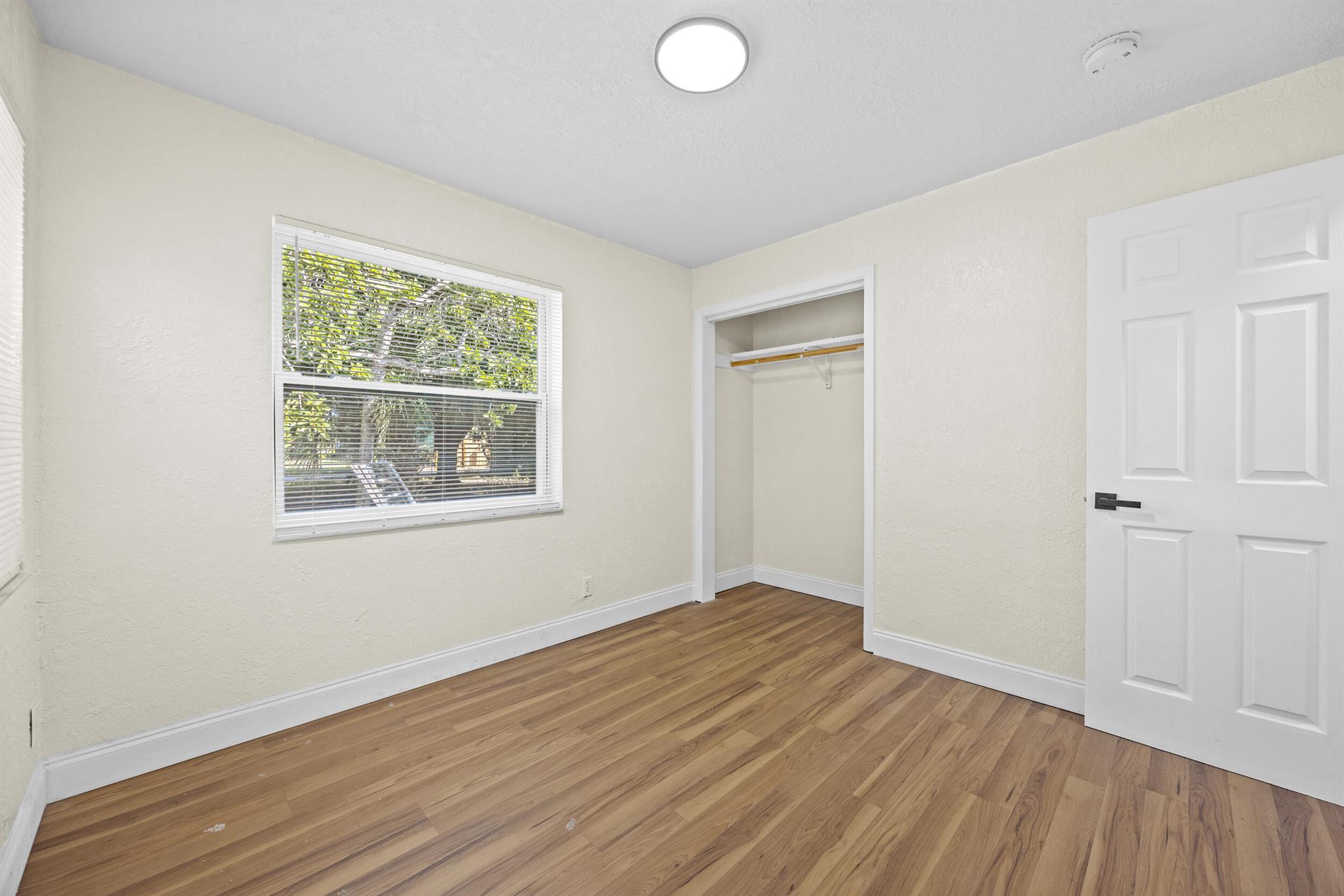 BELLEHAVEN UNIT B IN - Residential