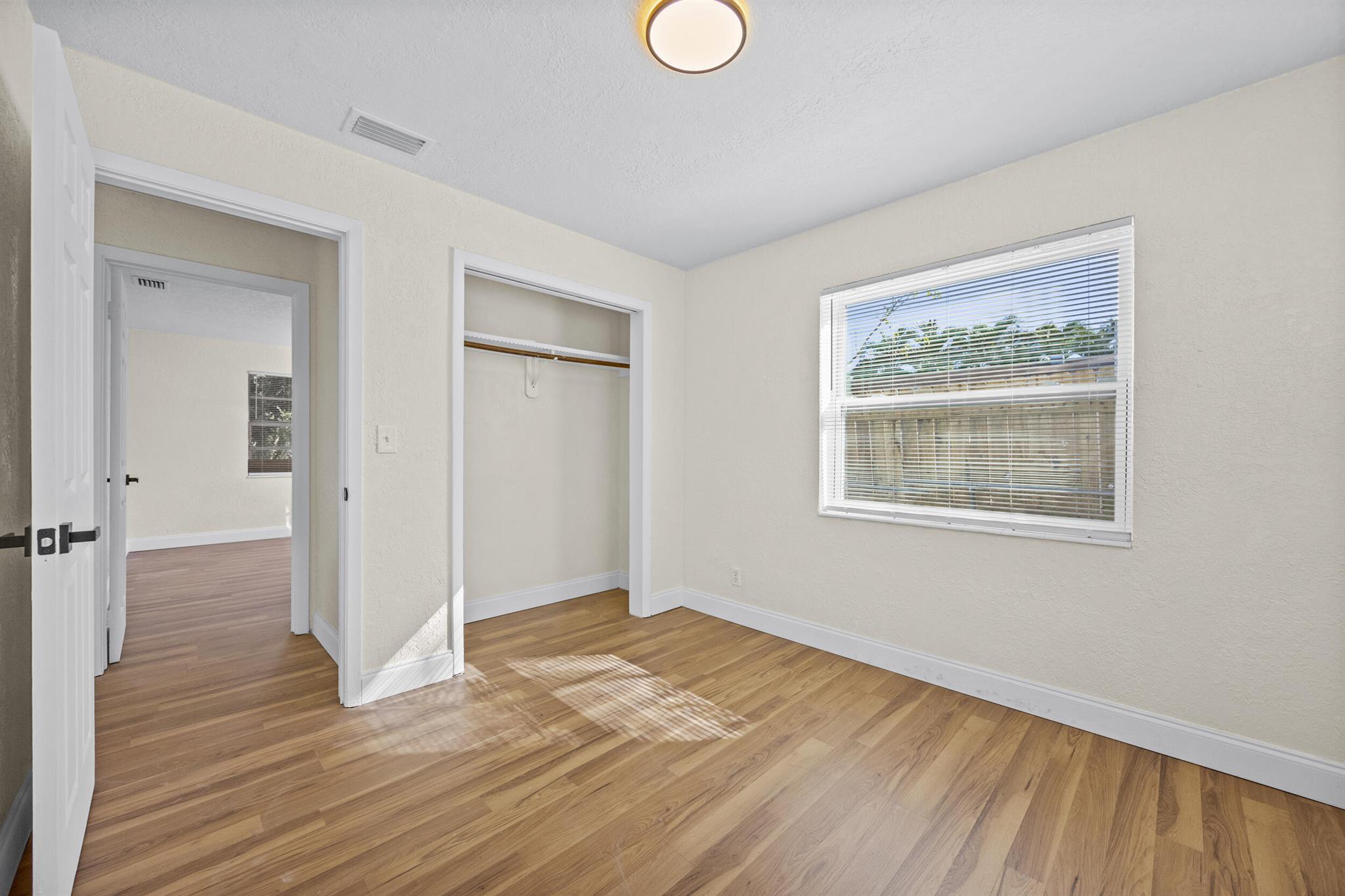 BELLEHAVEN UNIT B IN - Residential