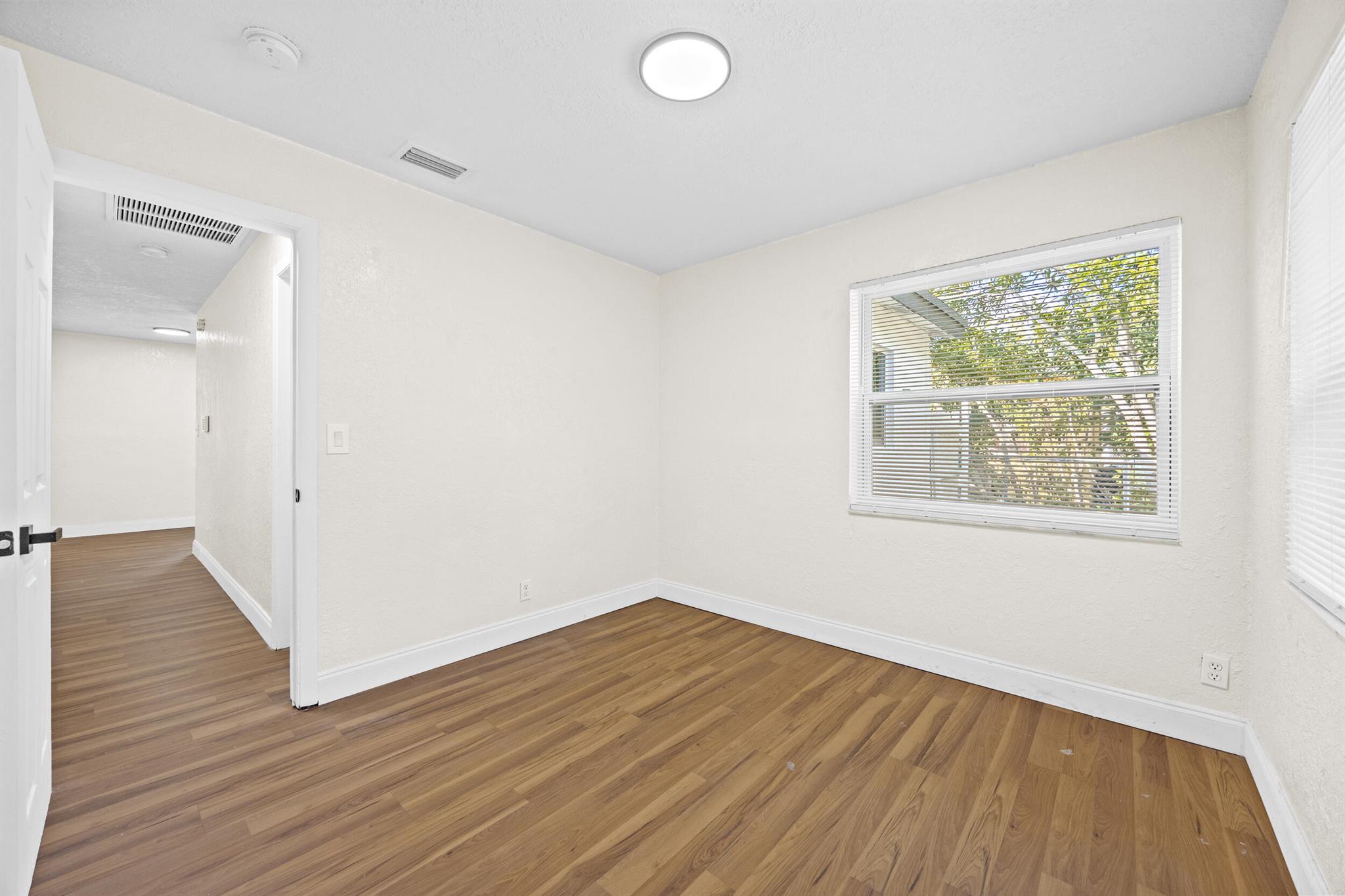 BELLEHAVEN UNIT B IN - Residential