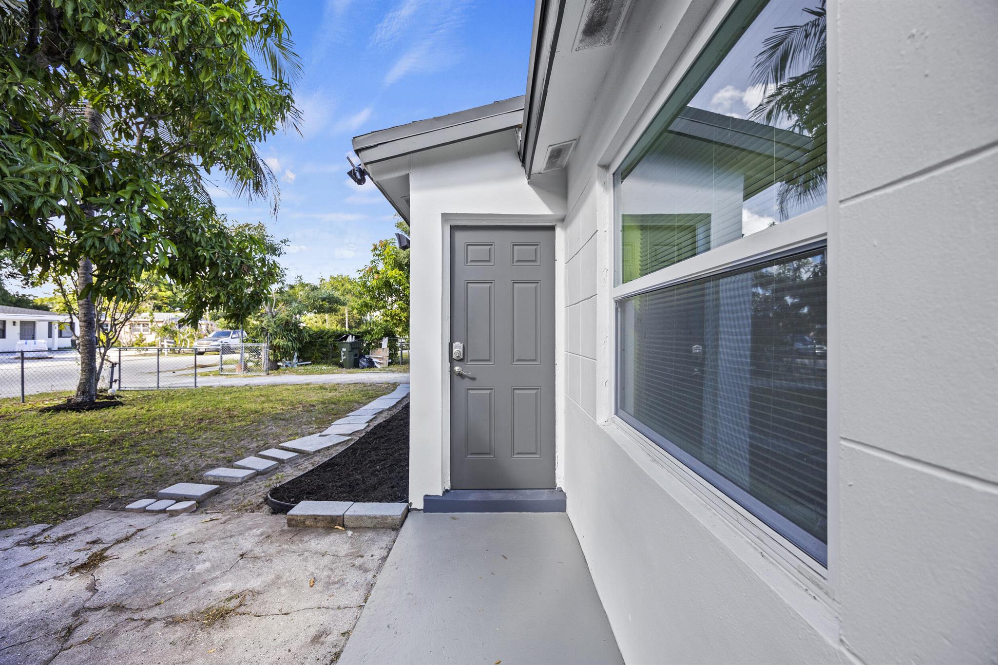 BELLEHAVEN UNIT B IN - Residential