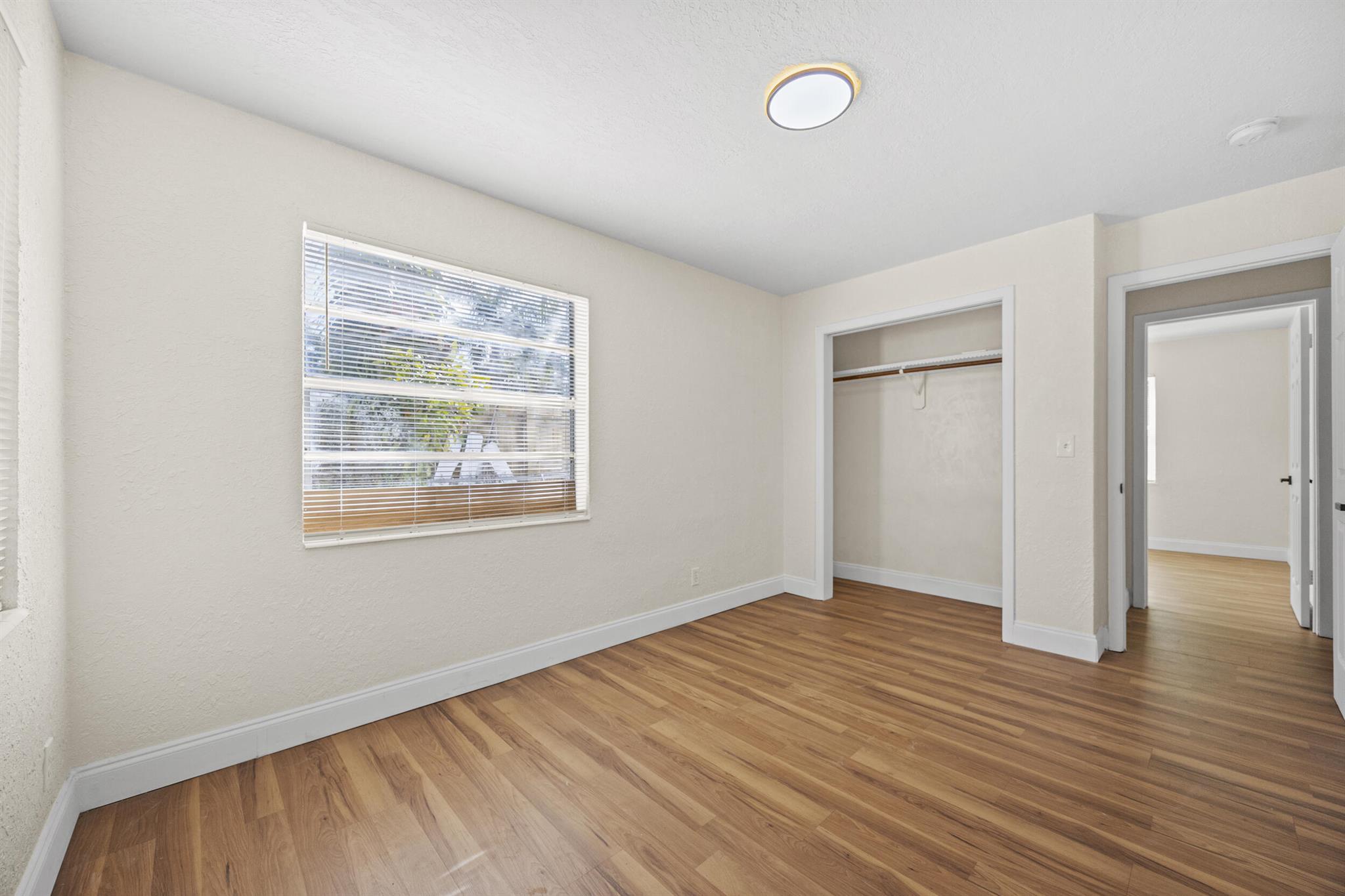 BELLEHAVEN UNIT B IN - Residential