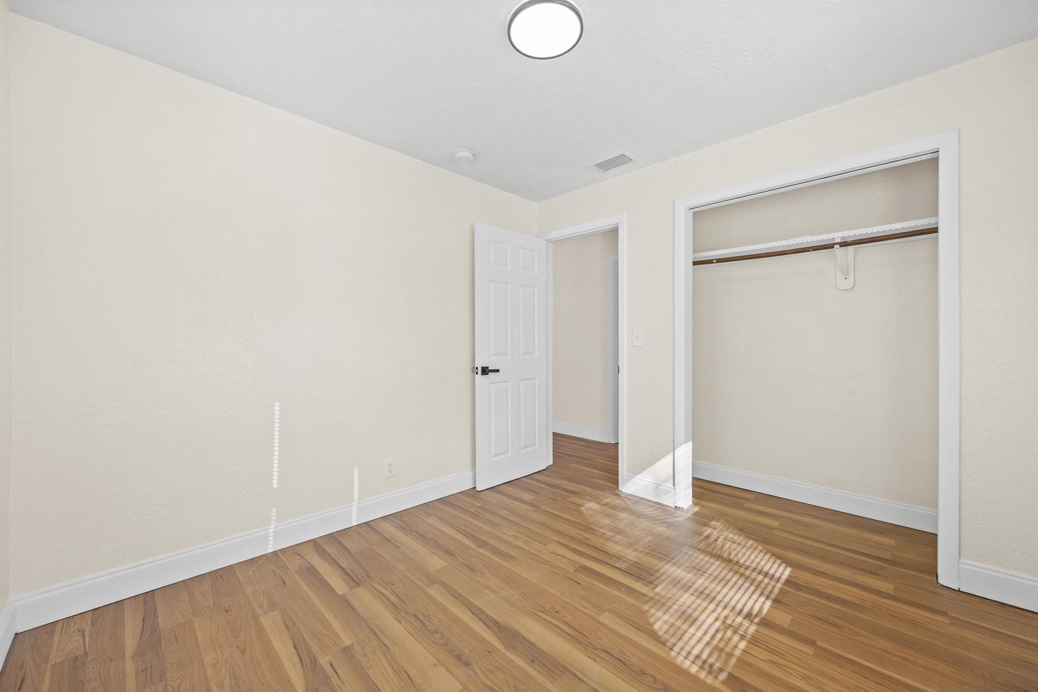 BELLEHAVEN UNIT B IN - Residential