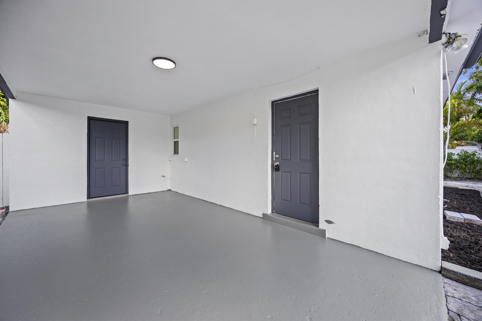 BELLEHAVEN UNIT B IN - Residential