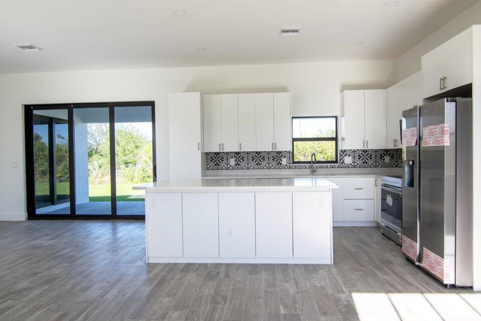 PORT CHARLOTTE SEC 93 - Residential Lease