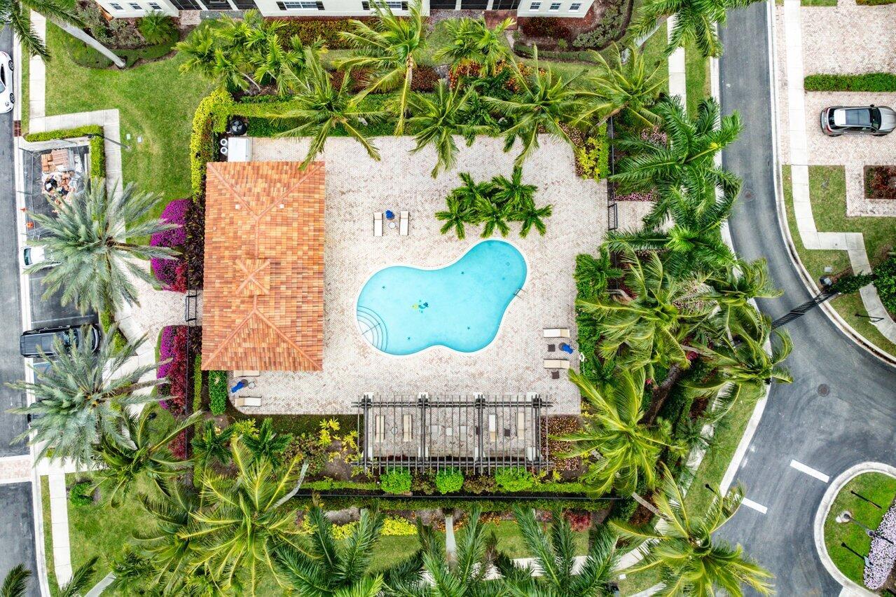 CHAMBORD AT FRENCHMANS RESERVE CONDO - Residential