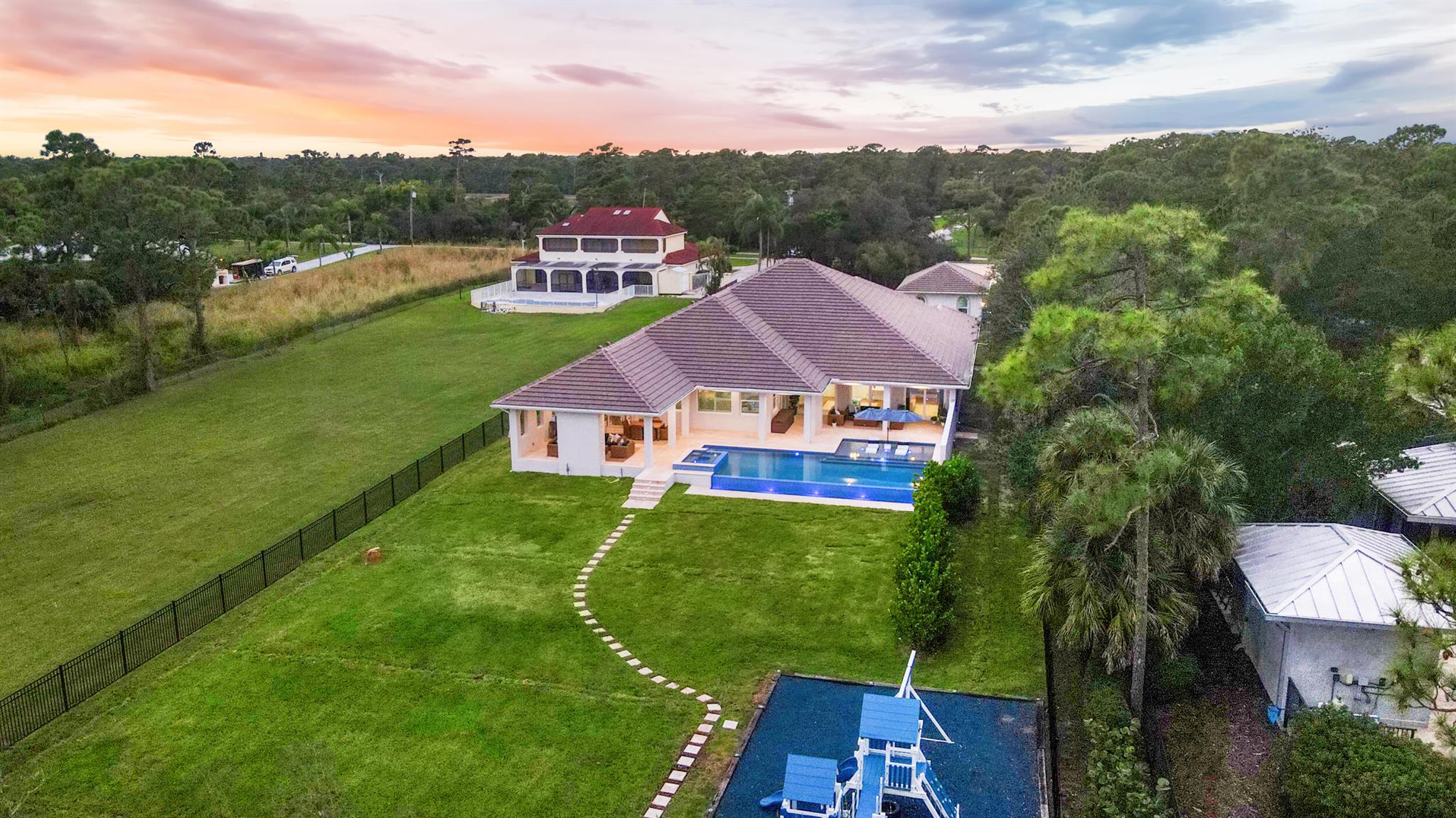 Vikings Lookout - Residential