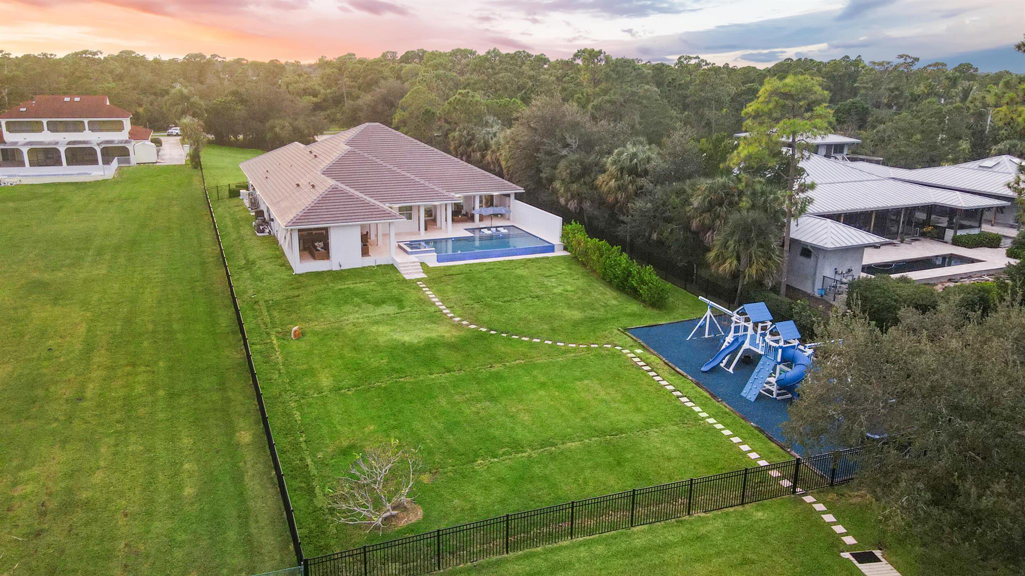 Vikings Lookout - Residential