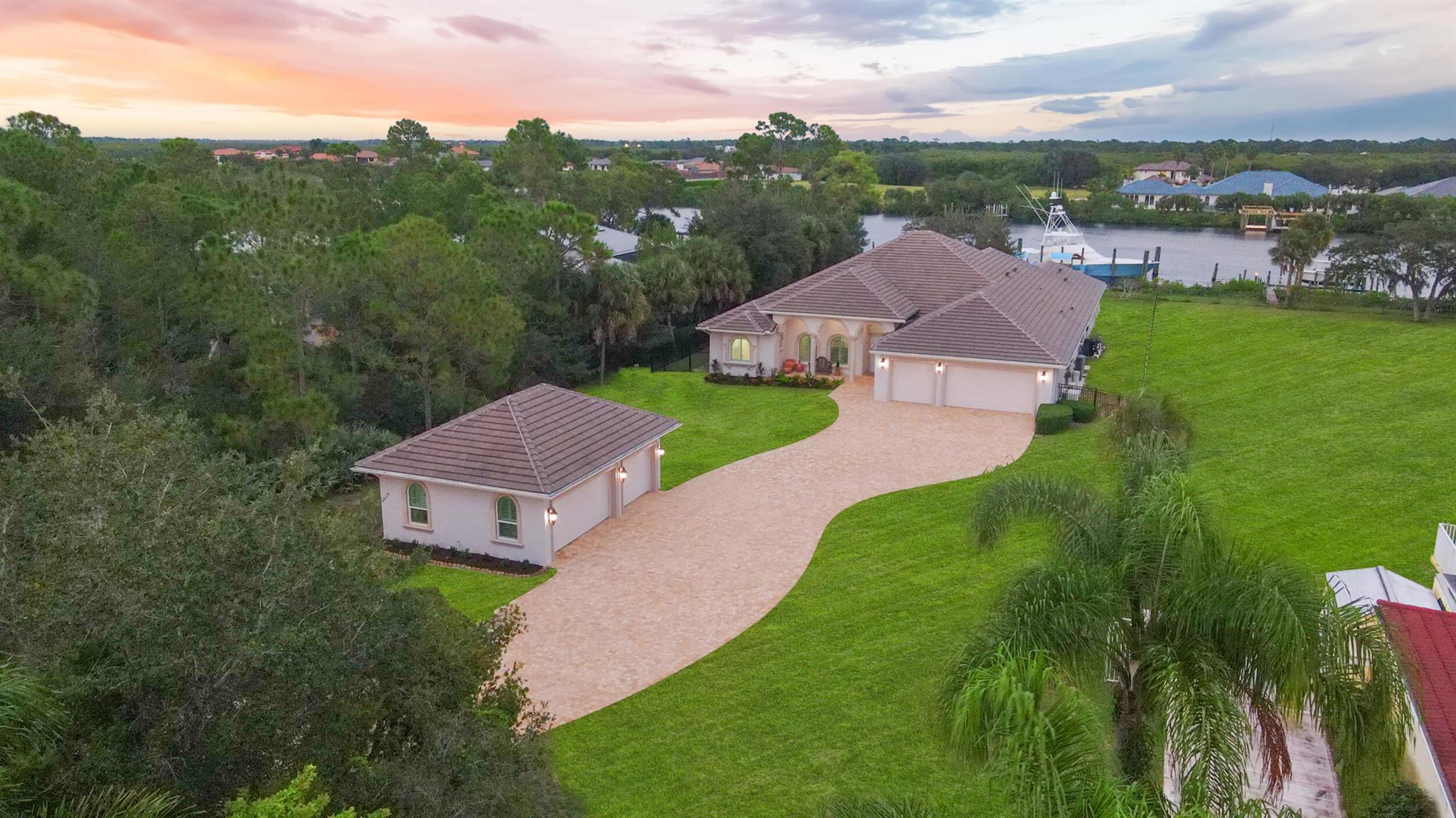 Vikings Lookout - Residential